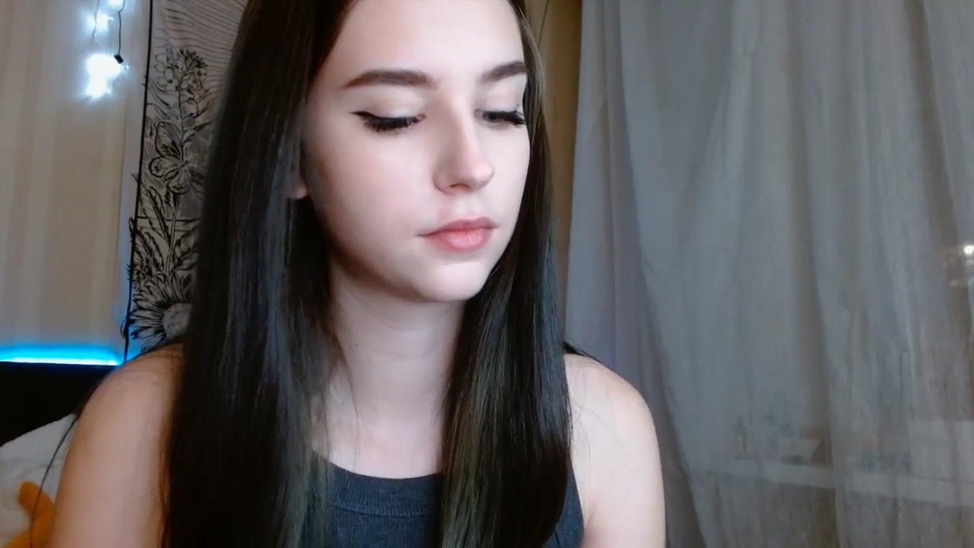 Gallery image thumbnail from ElsieF_'s myfreecams stream on, 01/07/2024, 17:36 image 13 of 20
