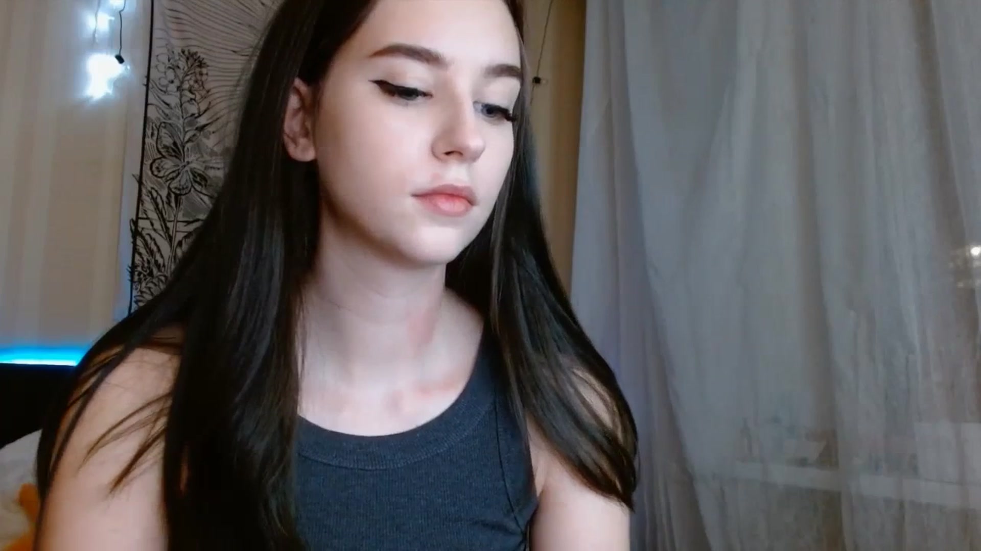 Gallery image thumbnail from ElsieF_'s myfreecams stream on, 01/07/2024, 17:36 image 2 of 20