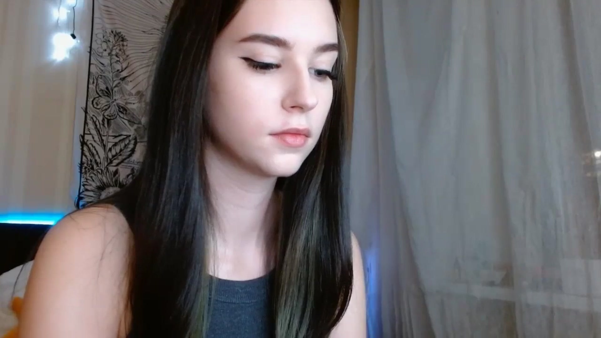 Gallery image thumbnail from ElsieF_'s myfreecams stream on, 01/07/2024, 17:36 image 7 of 20