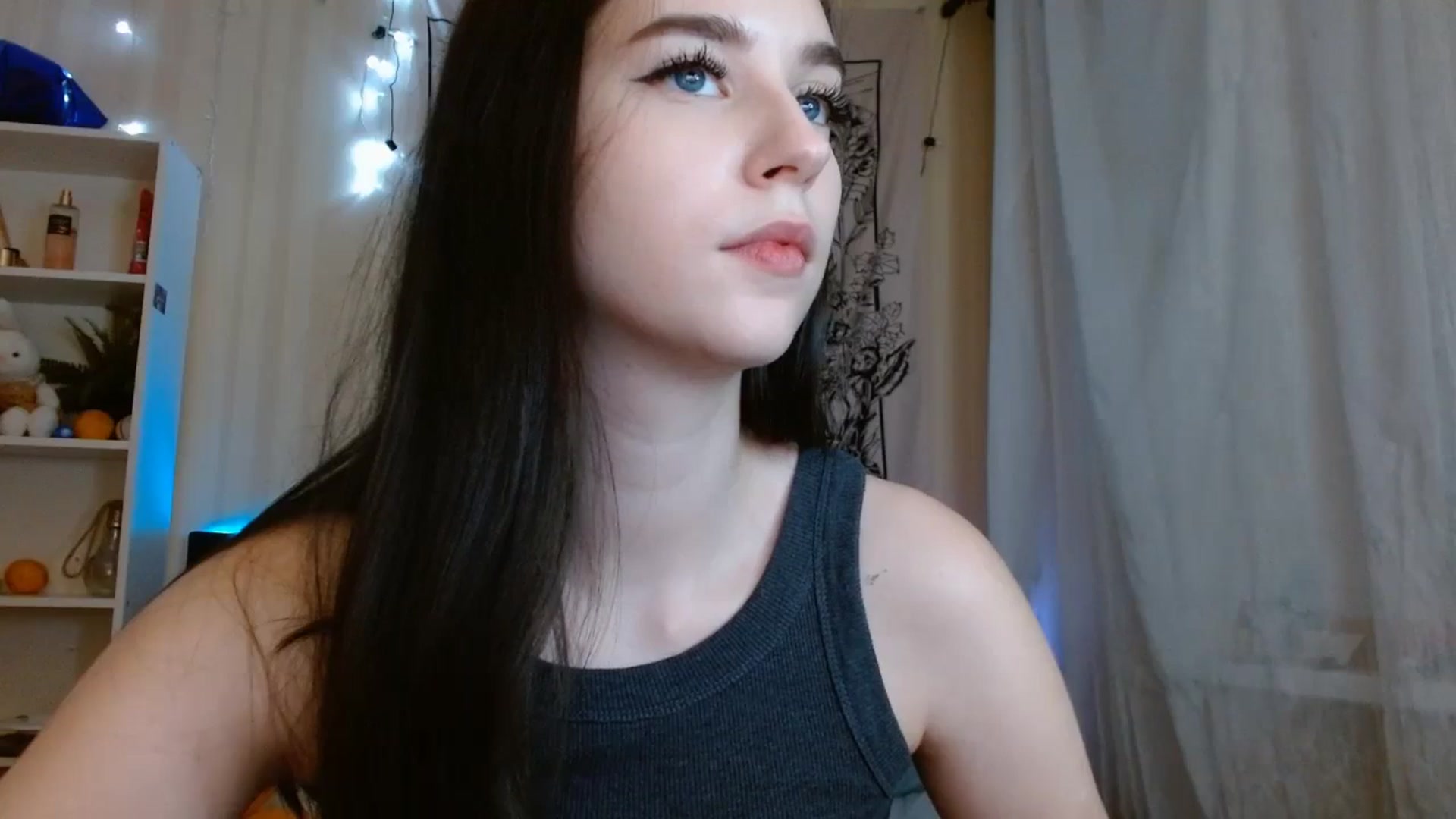 Gallery image thumbnail from ElsieF_'s myfreecams stream on, 01/07/2024, 19:38 image 4 of 20