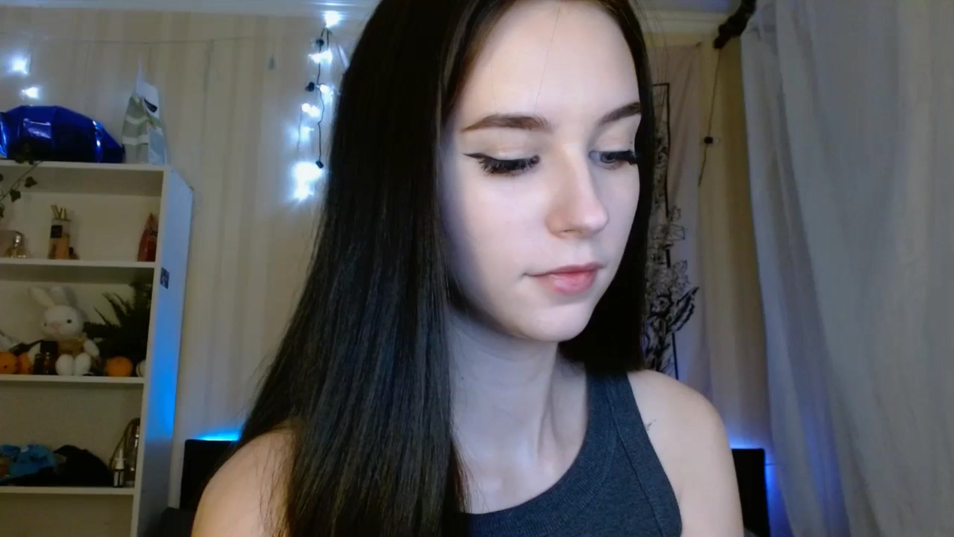 Gallery image thumbnail from ElsieF_'s myfreecams stream on, 01/10/2024, 22:40 image 19 of 20