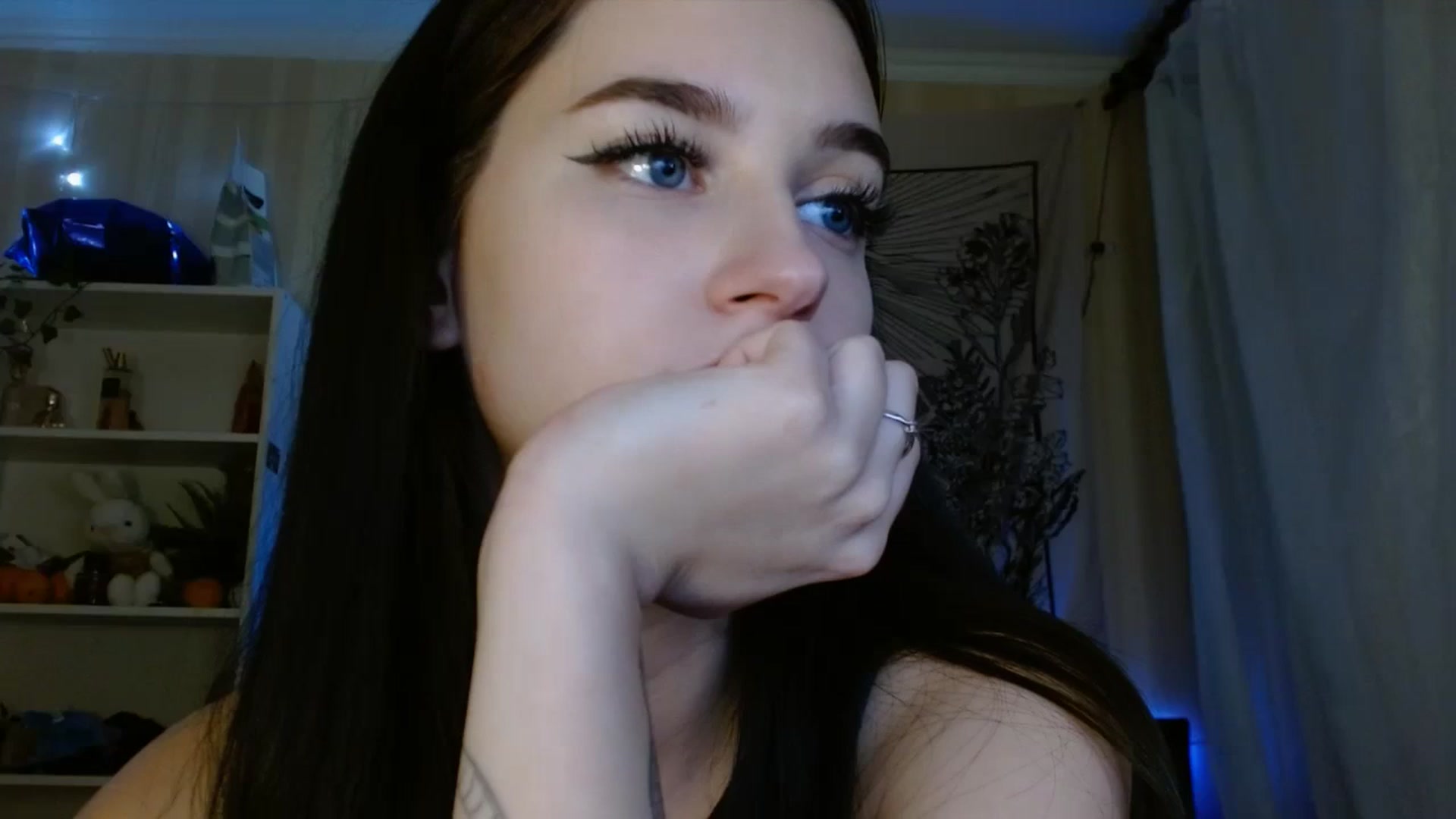 Gallery image thumbnail from ElsieF_'s myfreecams stream on, 01/10/2024, 22:40 image 8 of 20