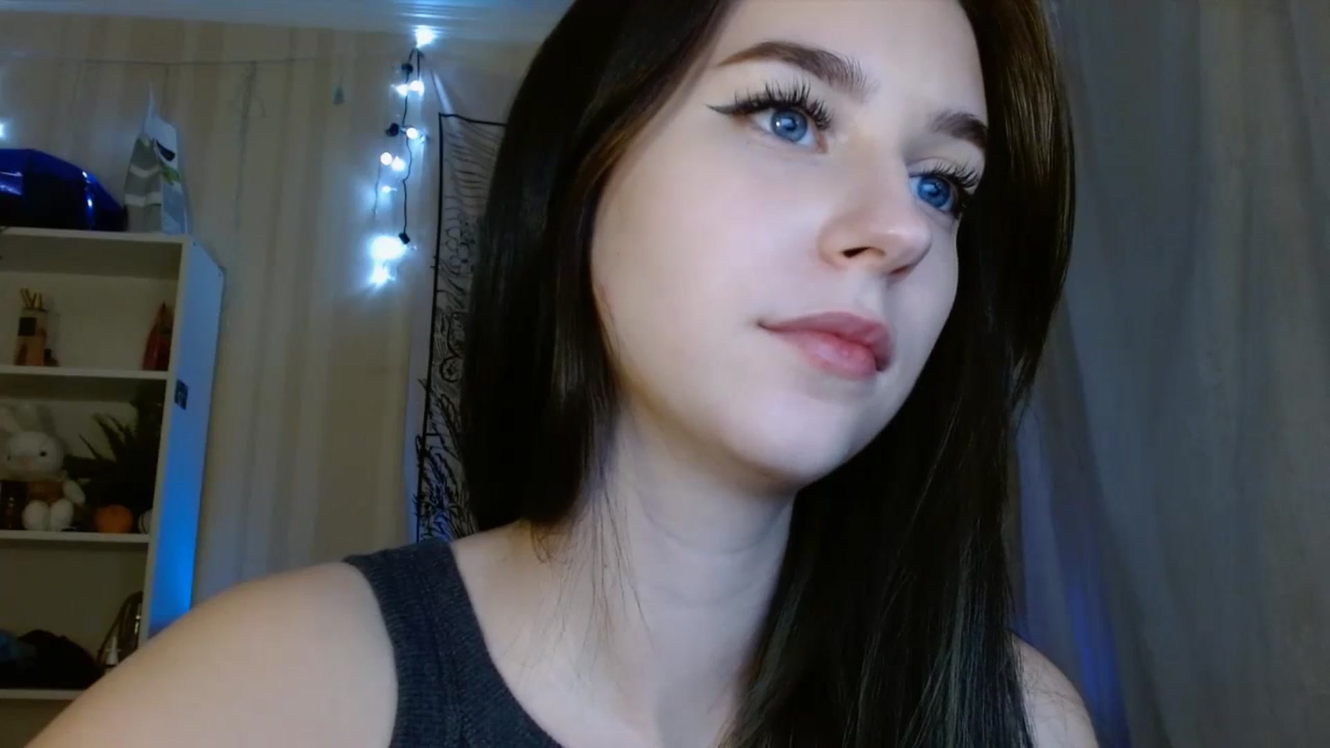 Gallery image thumbnail from ElsieF_'s myfreecams stream on, 01/10/2024, 22:40 image 3 of 20
