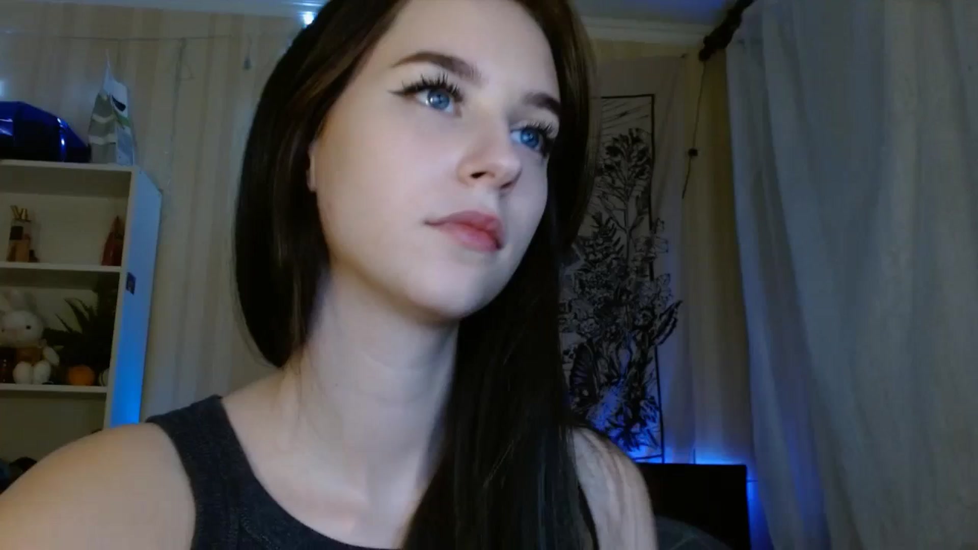 Gallery image thumbnail from ElsieF_'s myfreecams stream on, 01/10/2024, 22:40 image 1 of 20
