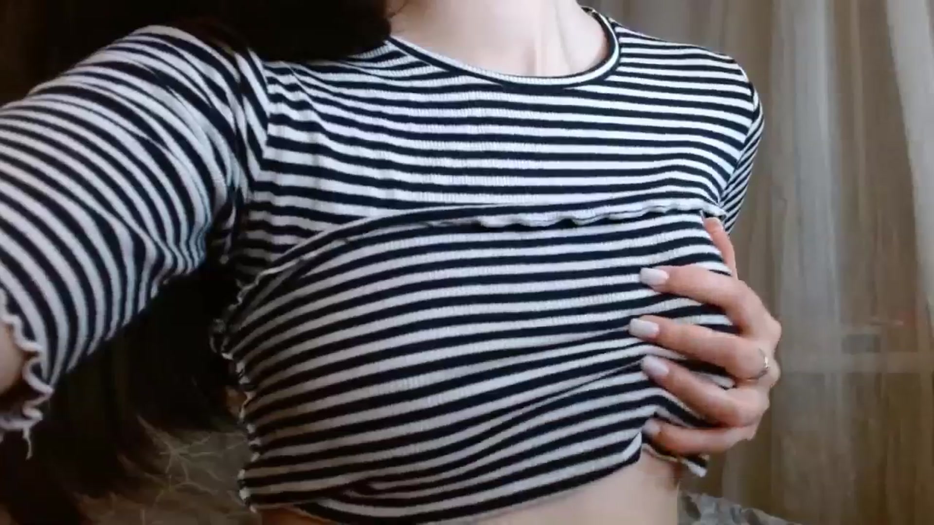 Gallery image thumbnail from ElsieF_'s myfreecams stream on, 01/28/2024, 20:46 image 19 of 20