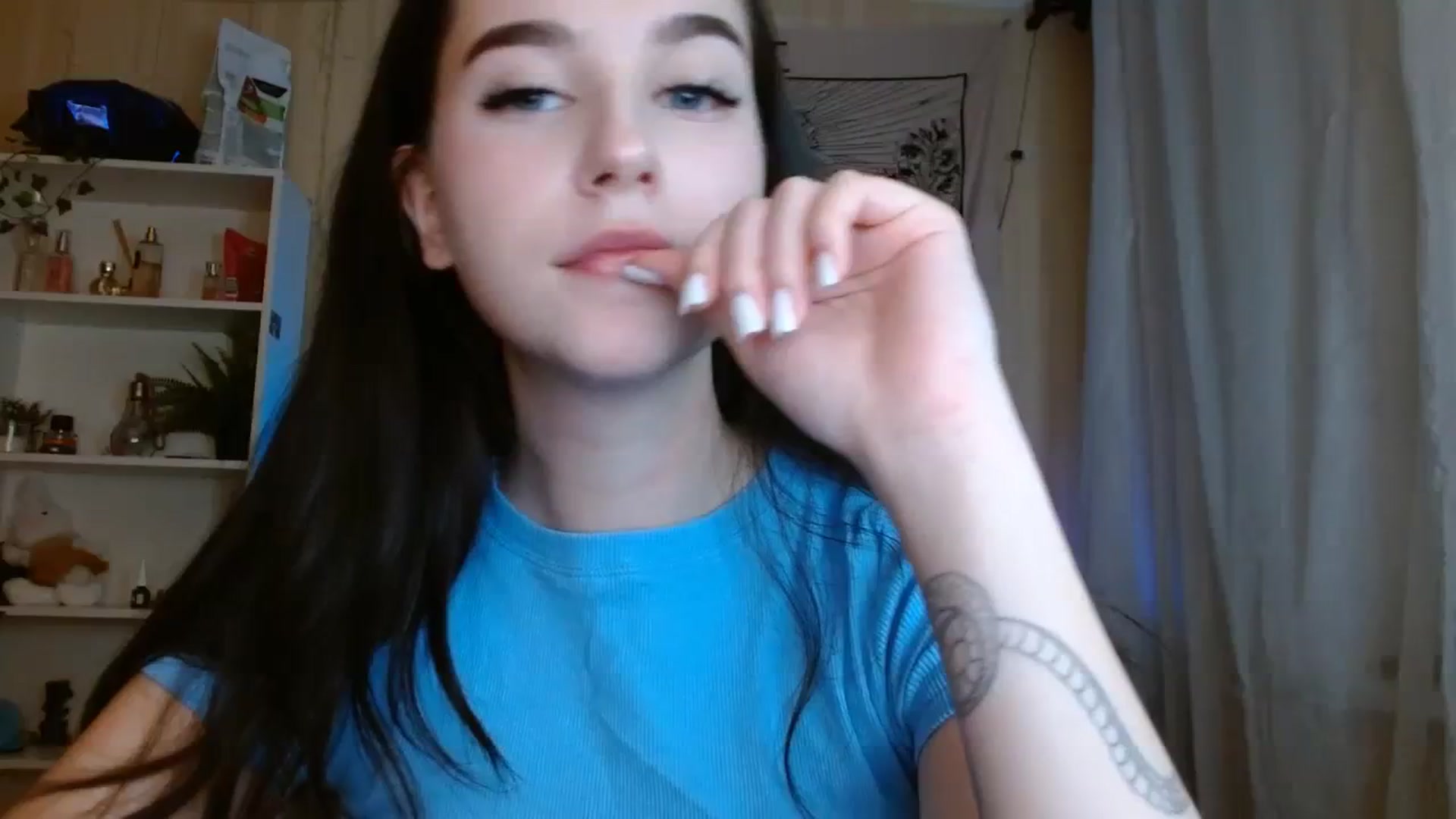 Gallery image thumbnail from ElsieF_'s myfreecams stream on, 01/28/2024, 21:32 image 19 of 20