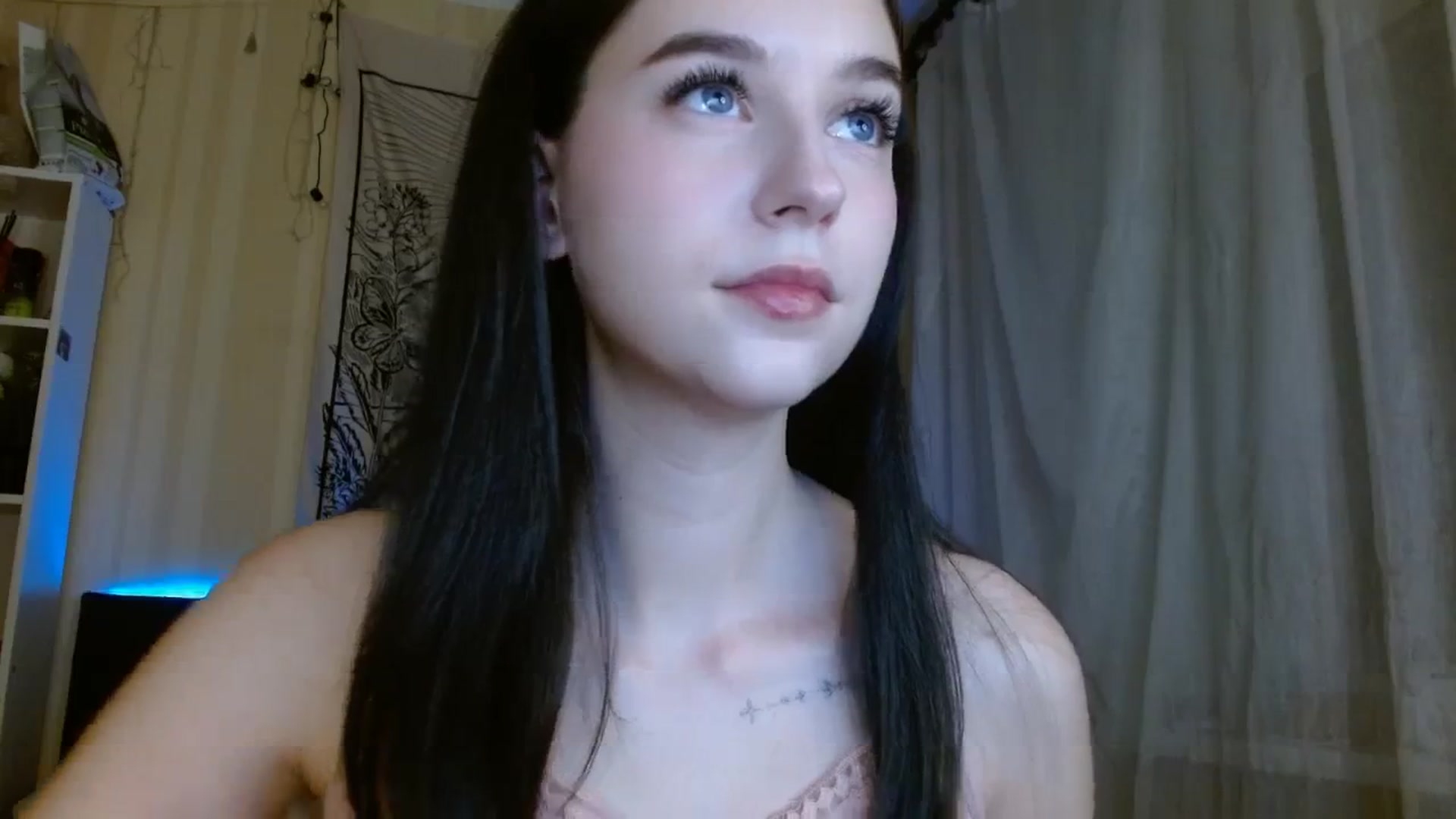 Gallery image thumbnail from ElsieF_'s myfreecams stream on, 02/04/2024, 19:25 image 16 of 20