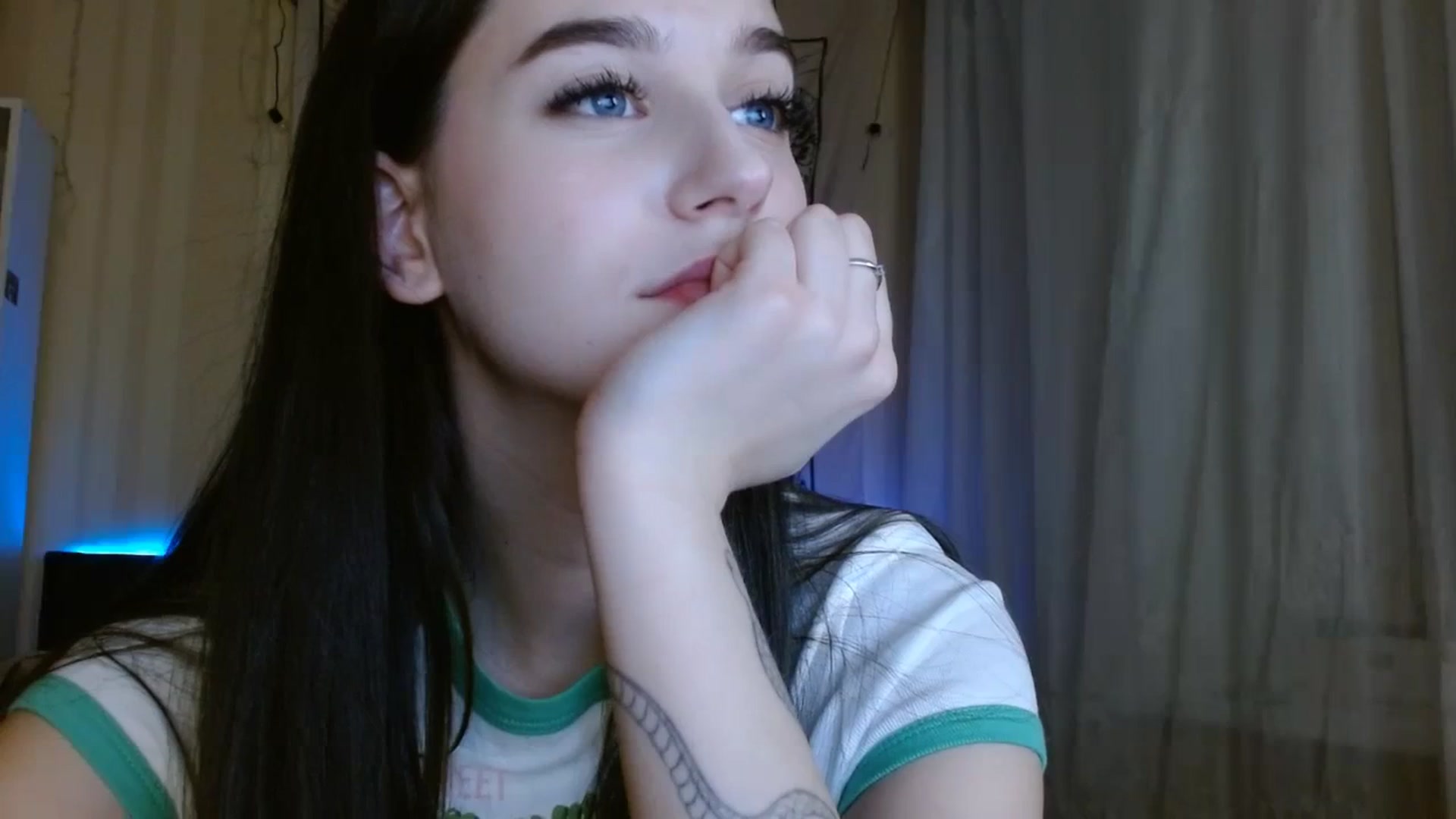Gallery image thumbnail from ElsieF_'s myfreecams stream on, 02/07/2024, 21:43 image 20 of 20
