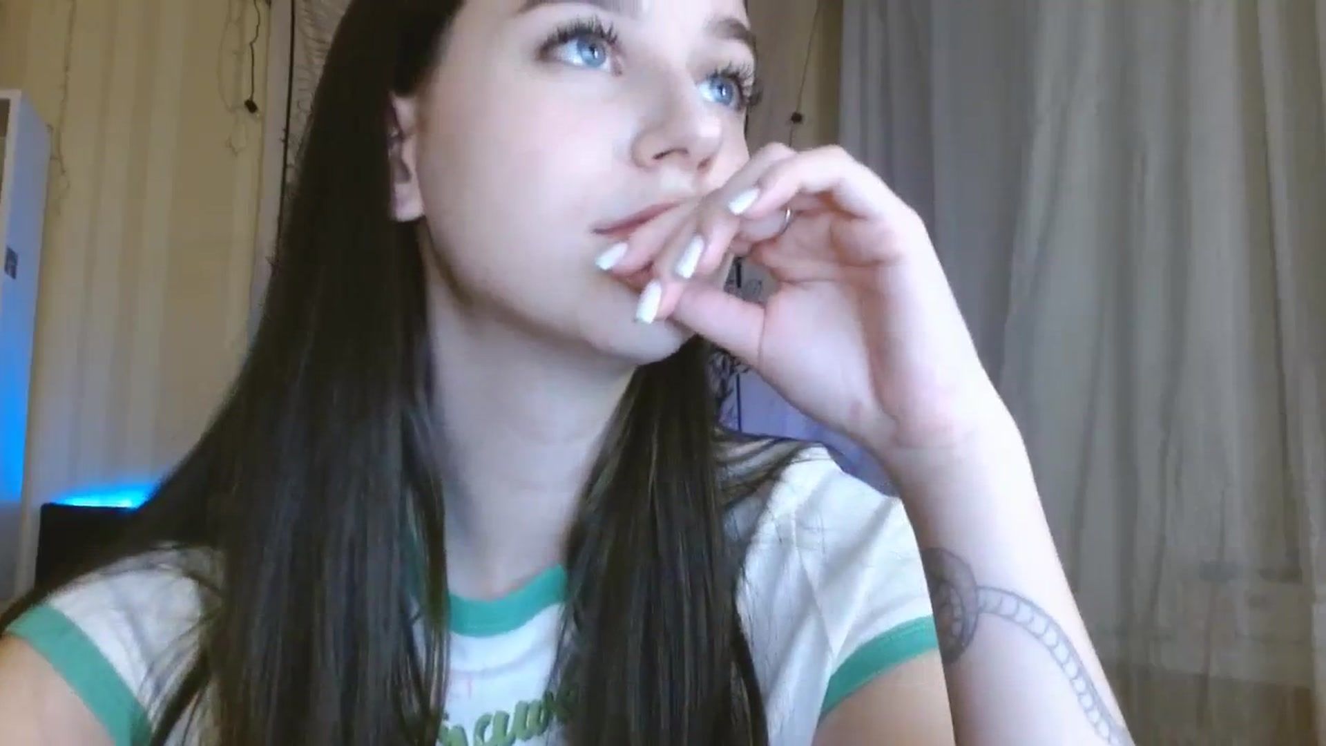 Gallery image thumbnail from ElsieF_'s myfreecams stream on, 02/07/2024, 21:43 image 19 of 20