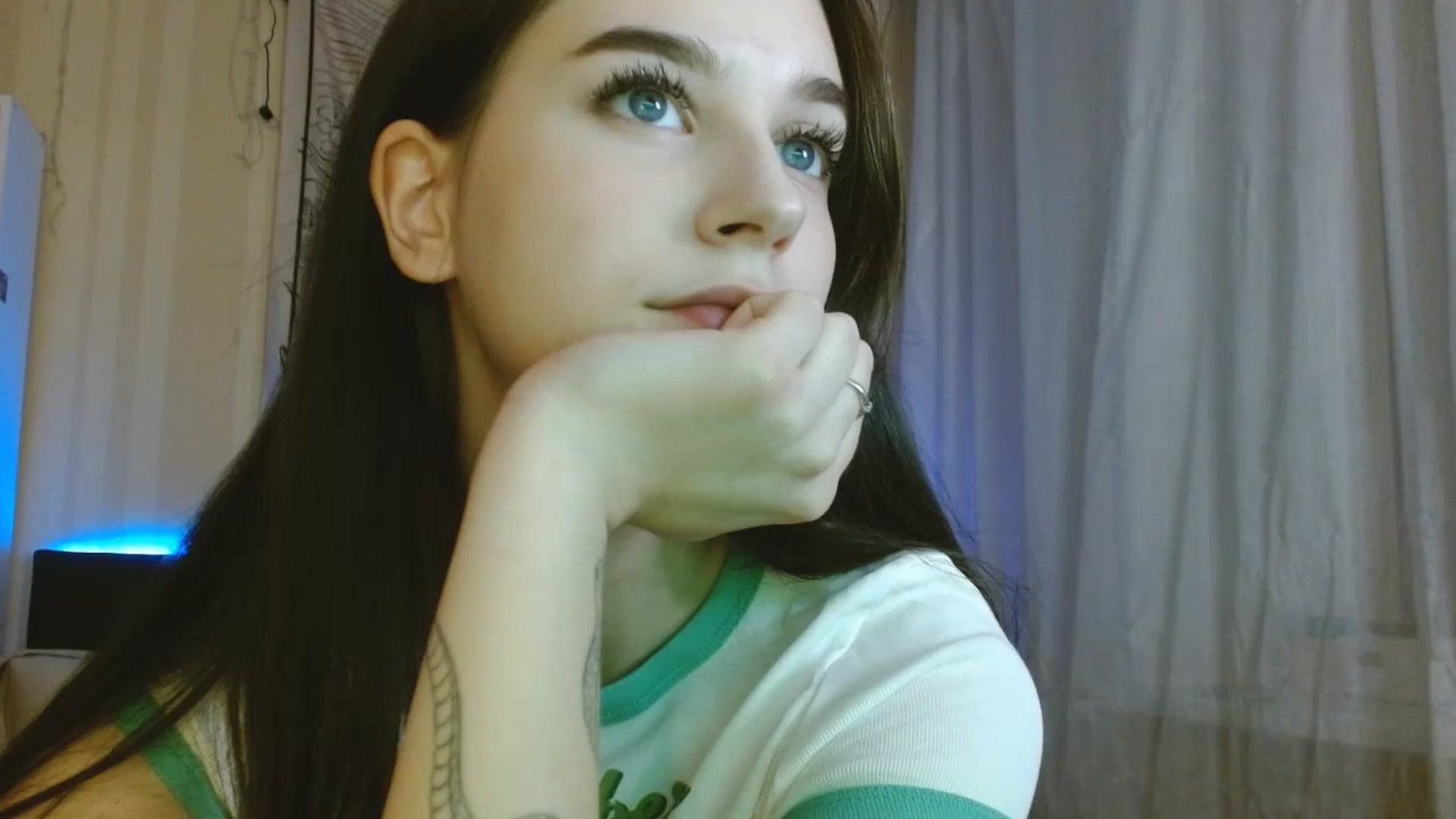 Gallery image thumbnail from ElsieF_'s myfreecams stream on, 02/07/2024, 21:43 image 6 of 20