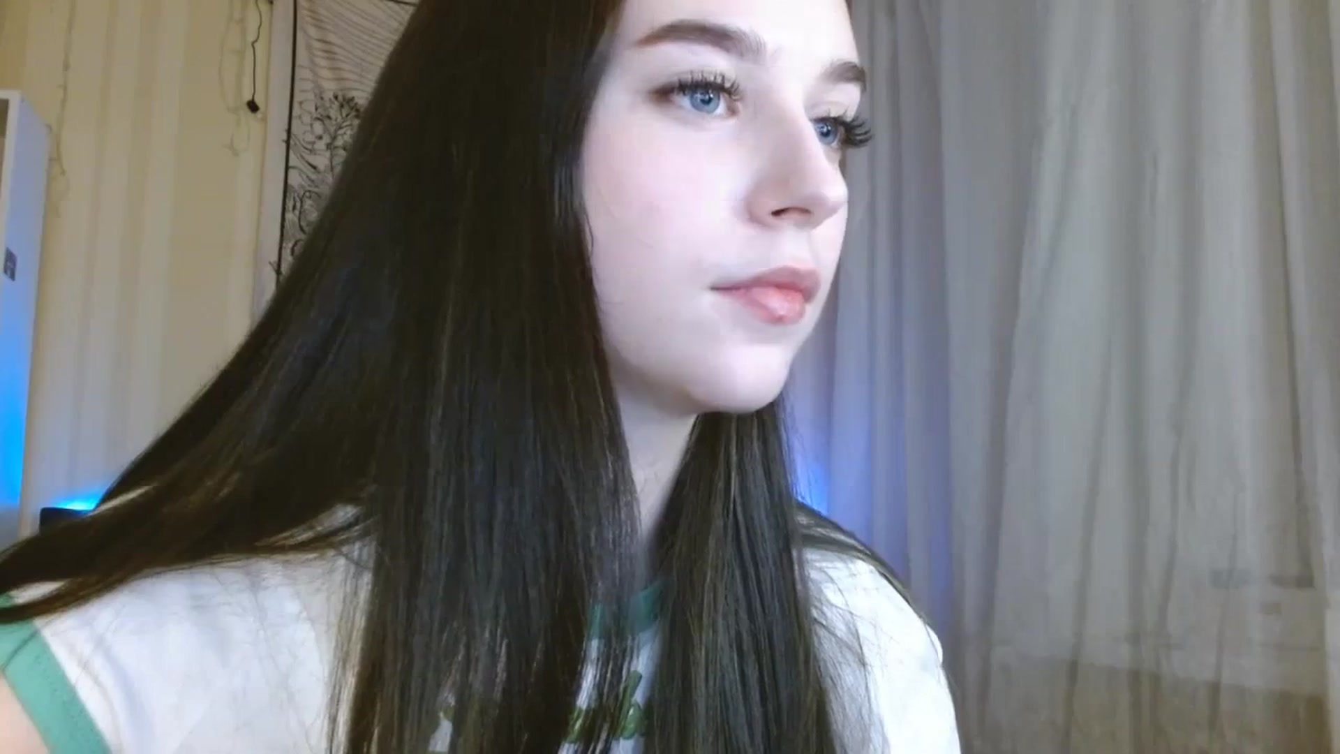 Gallery image thumbnail from ElsieF_'s myfreecams stream on, 02/07/2024, 21:43 image 15 of 20