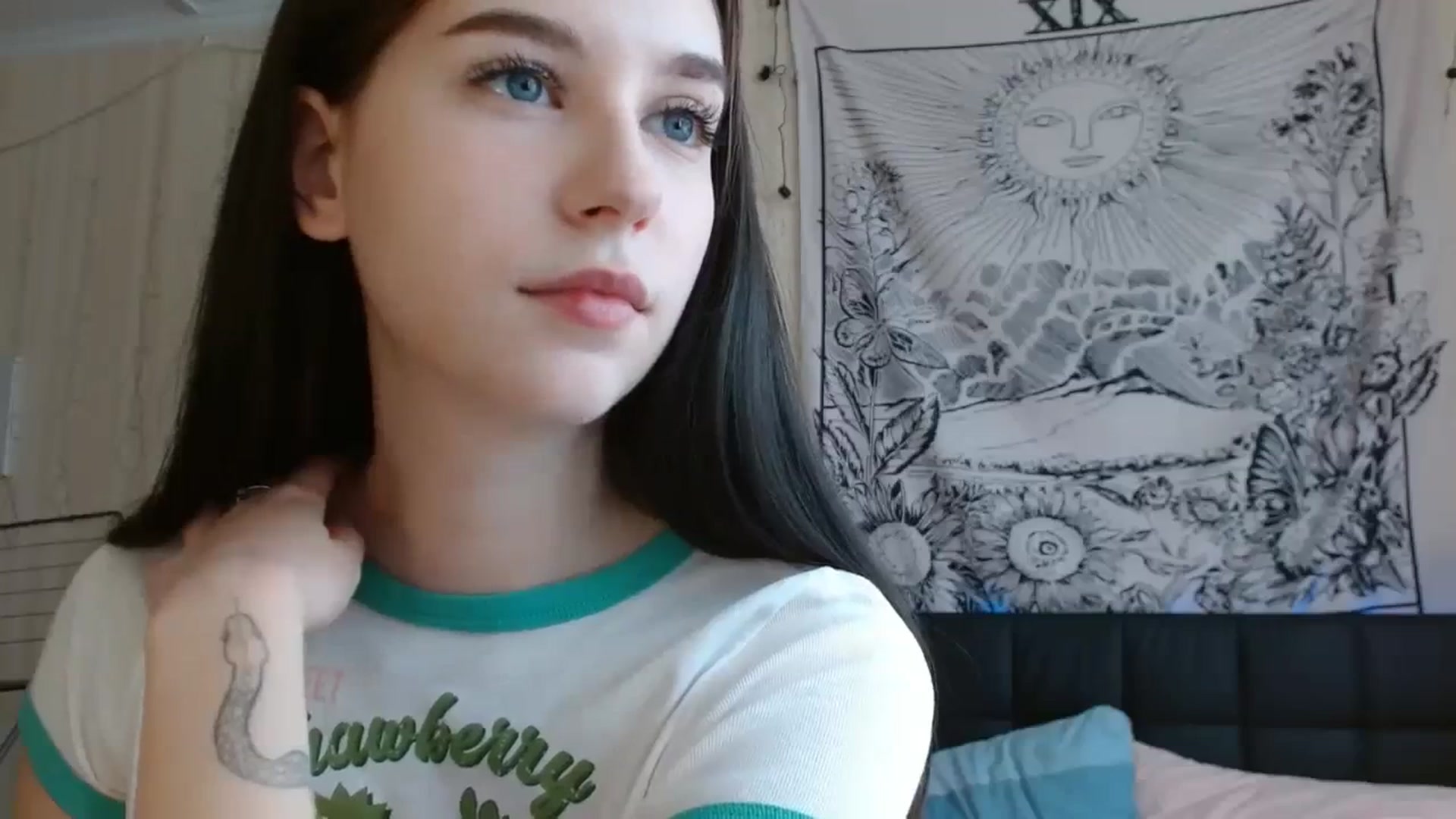 Gallery image thumbnail from ElsieF_'s myfreecams stream on, 02/16/2024, 07:43 image 6 of 20