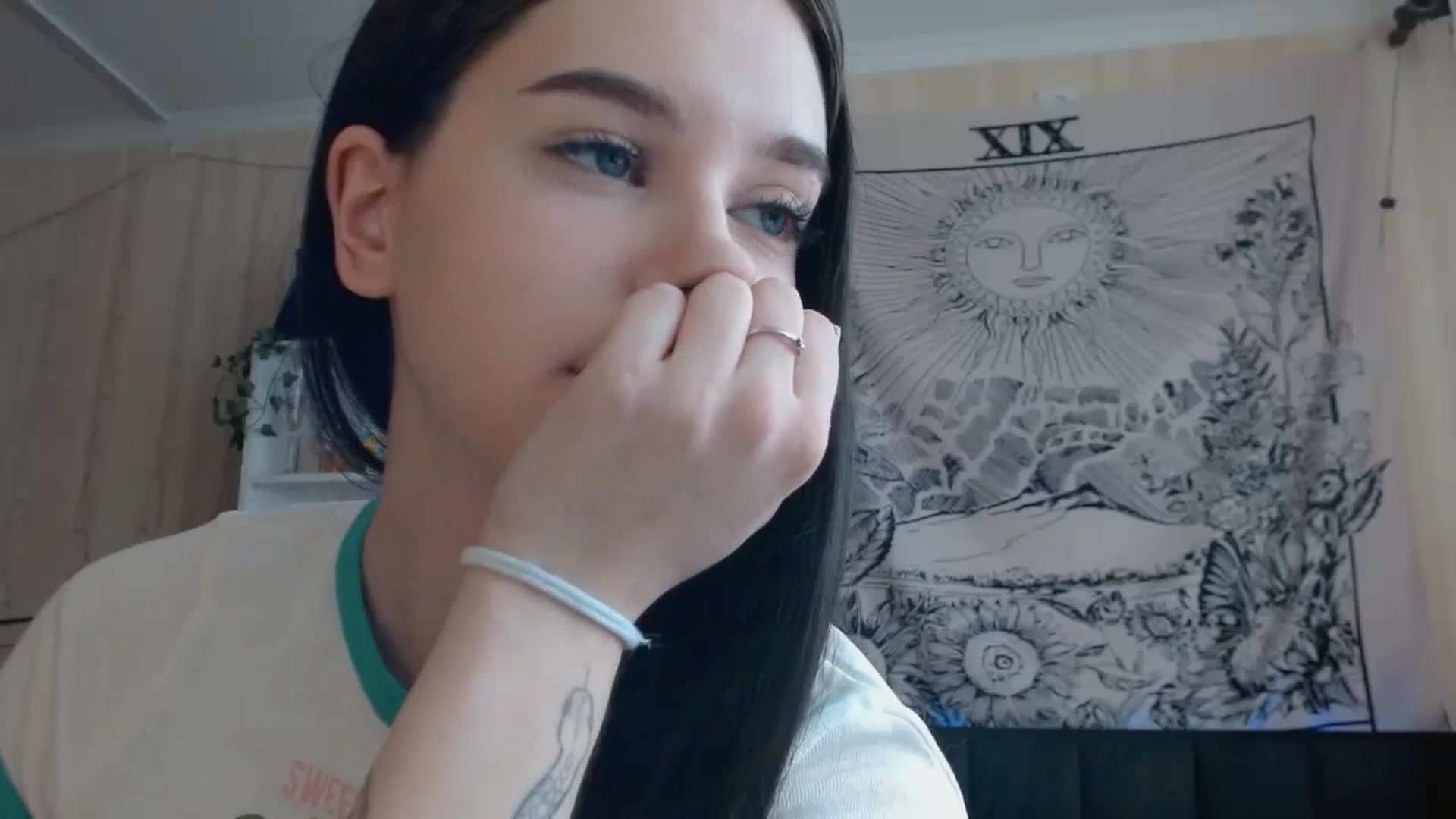 Gallery image thumbnail from ElsieF_'s myfreecams stream on, 02/16/2024, 07:43 image 20 of 20