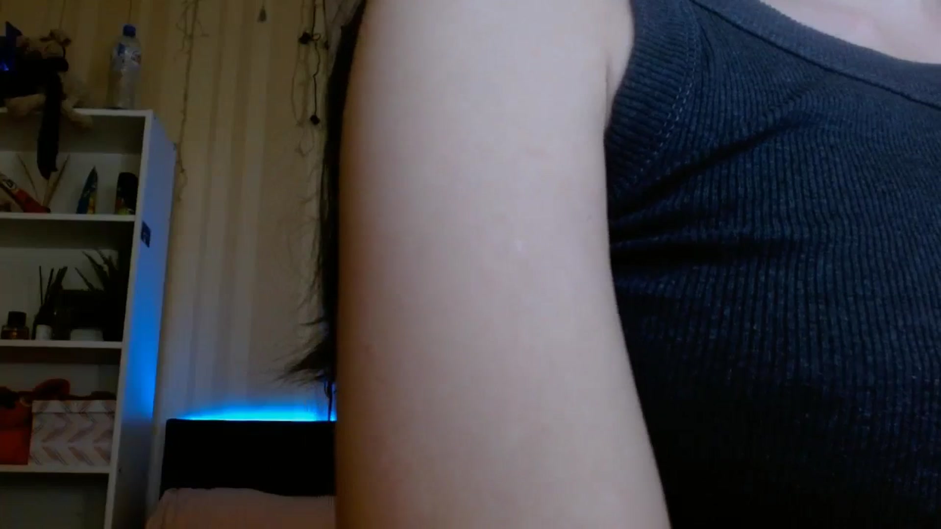 Gallery image thumbnail from ElsieF_'s myfreecams stream on, 02/18/2024, 16:05 image 18 of 20