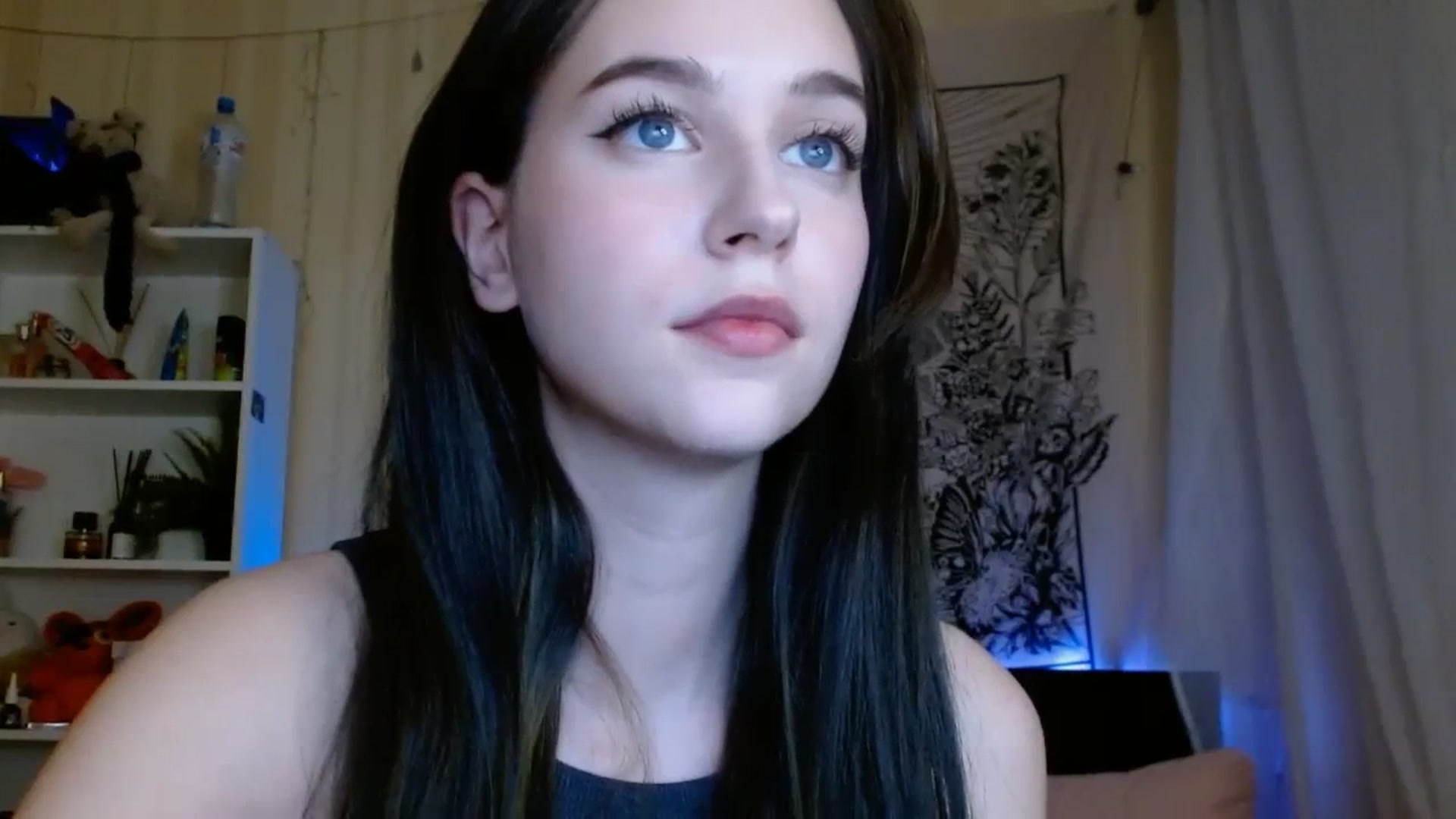 Gallery image thumbnail from ElsieF_'s myfreecams stream on, 02/18/2024, 16:05 image 13 of 20