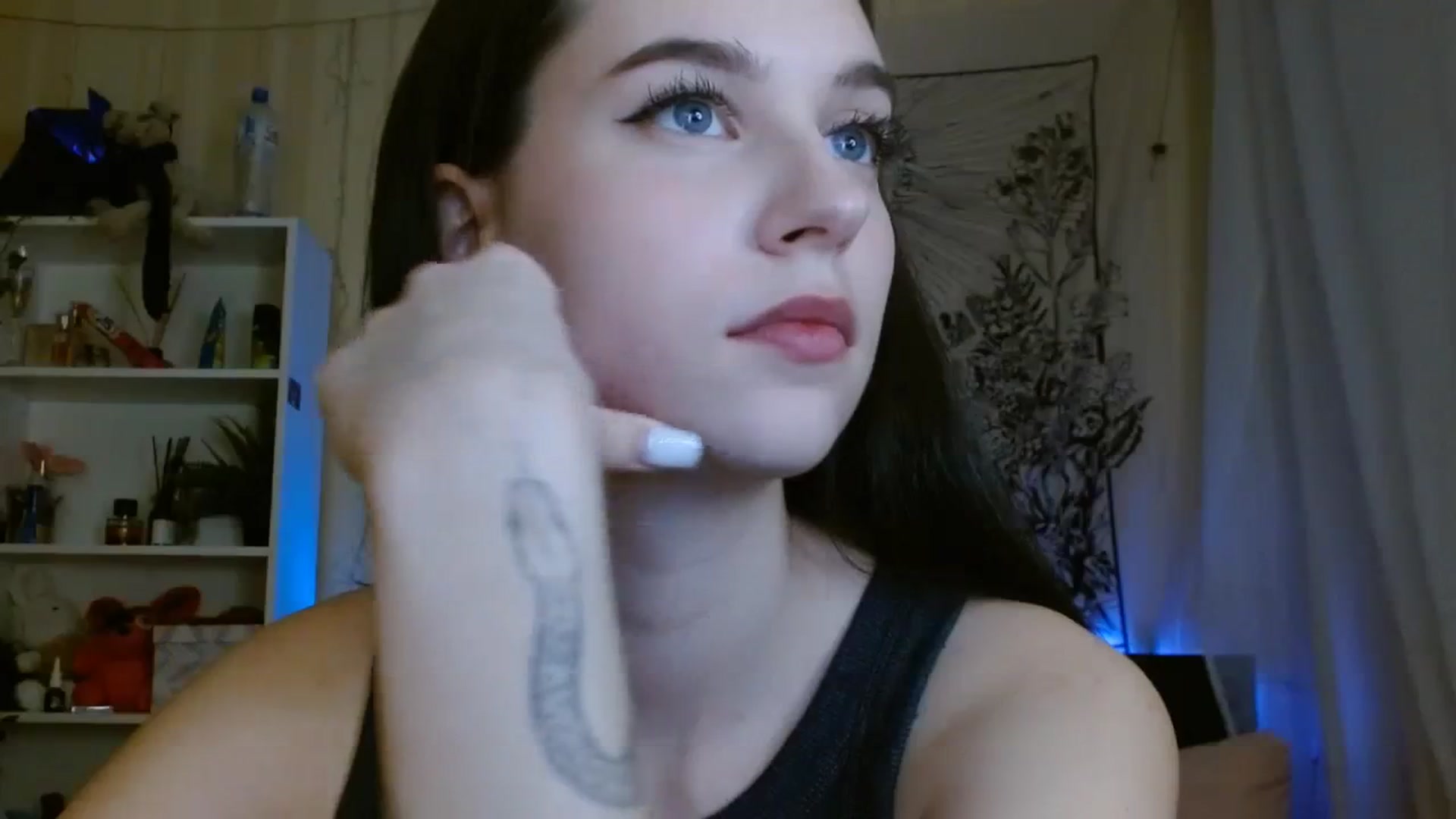 Gallery image thumbnail from ElsieF_'s myfreecams stream on, 02/18/2024, 16:05 image 3 of 20