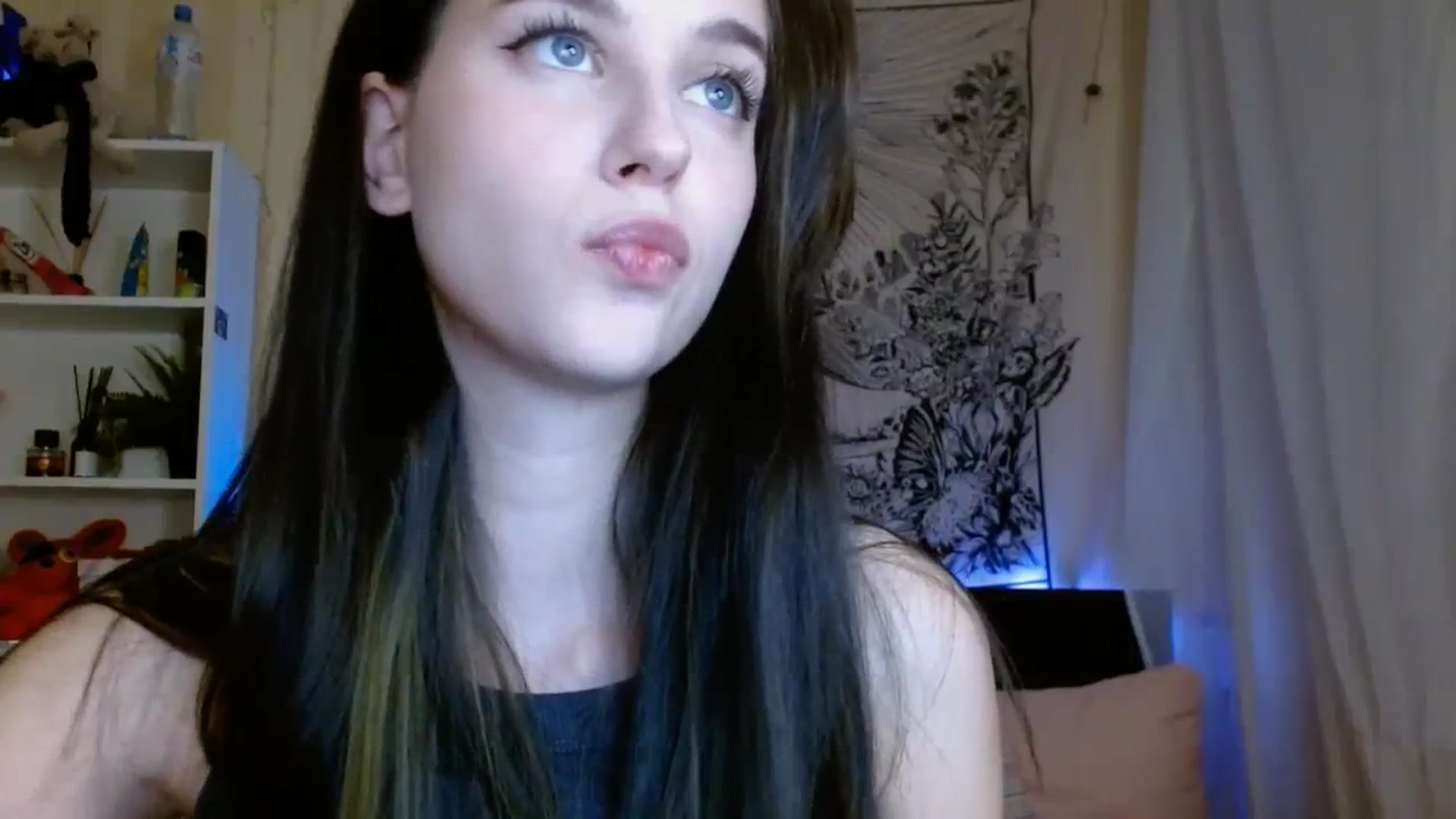 Gallery image thumbnail from ElsieF_'s myfreecams stream on, 02/18/2024, 16:05 image 11 of 20