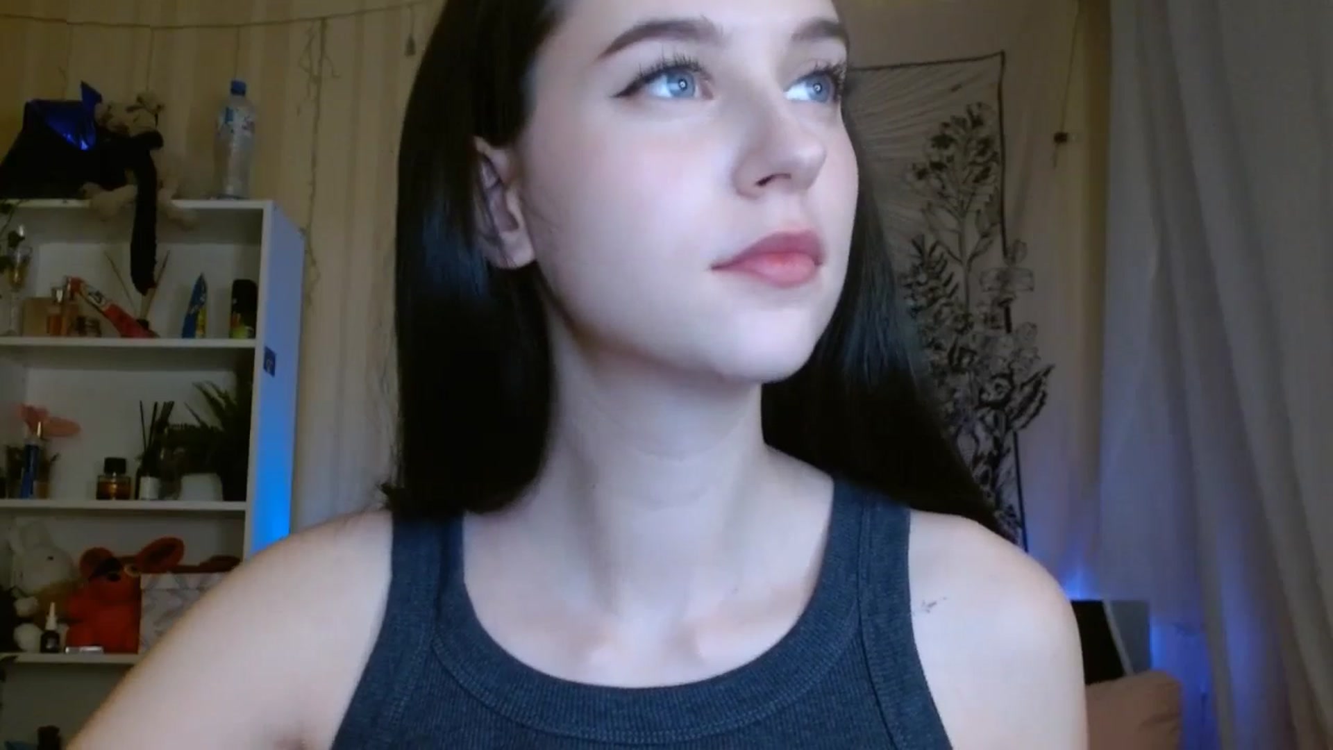 Gallery image thumbnail from ElsieF_'s myfreecams stream on, 02/18/2024, 16:05 image 4 of 20