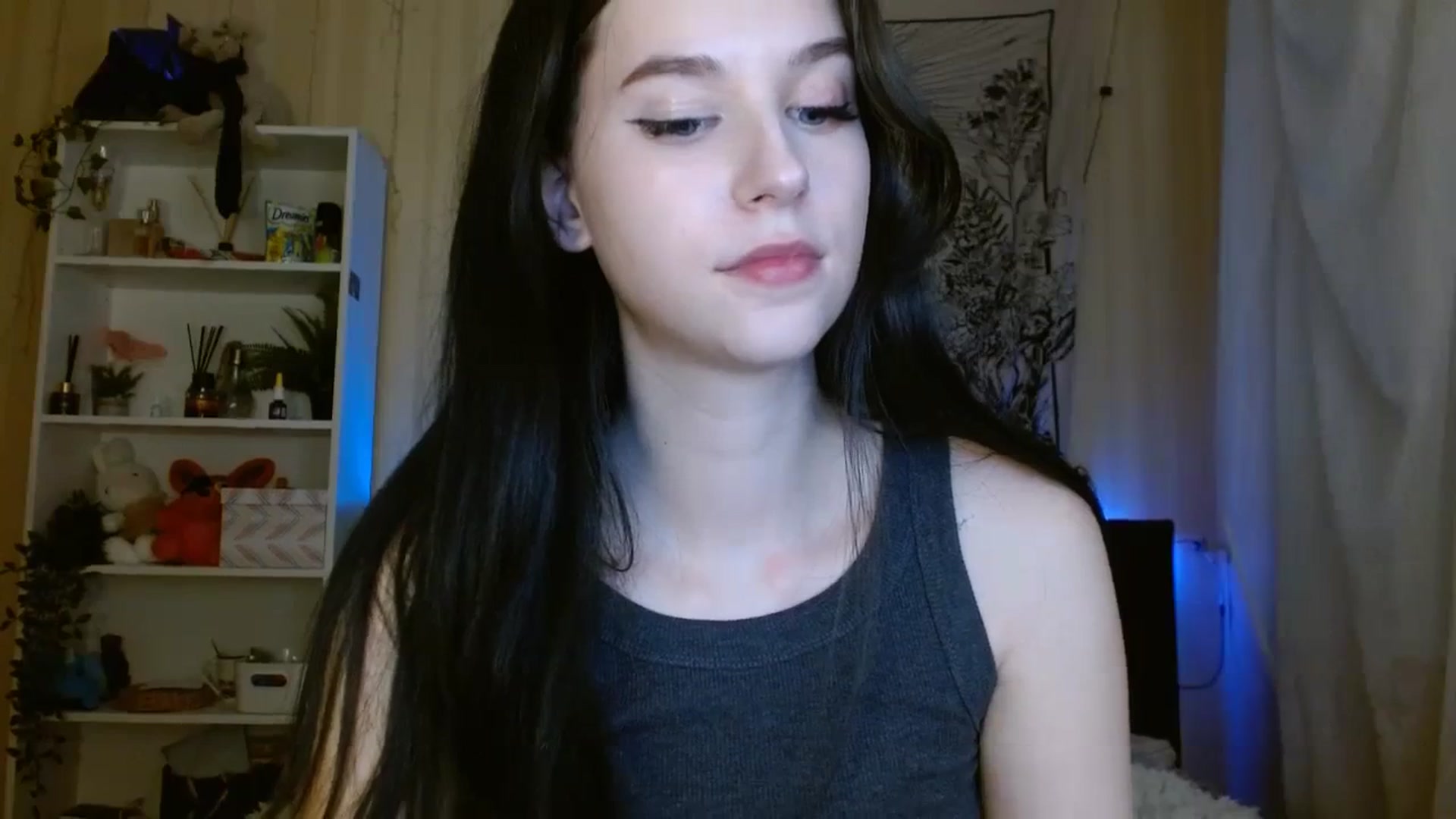 Gallery image thumbnail from ElsieF_'s myfreecams stream on, 02/24/2024, 18:27 image 17 of 20