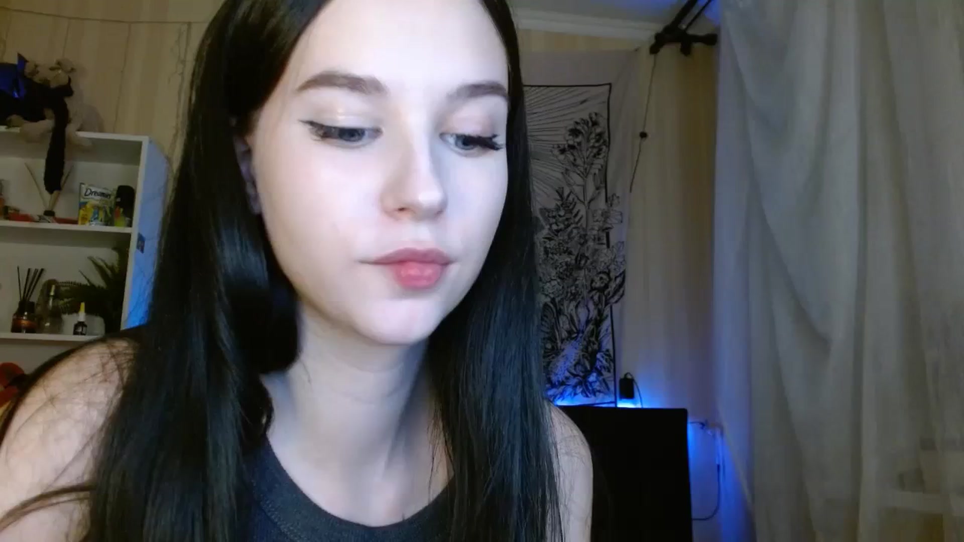 Gallery image thumbnail from ElsieF_'s myfreecams stream on, 02/24/2024, 18:27 image 3 of 20