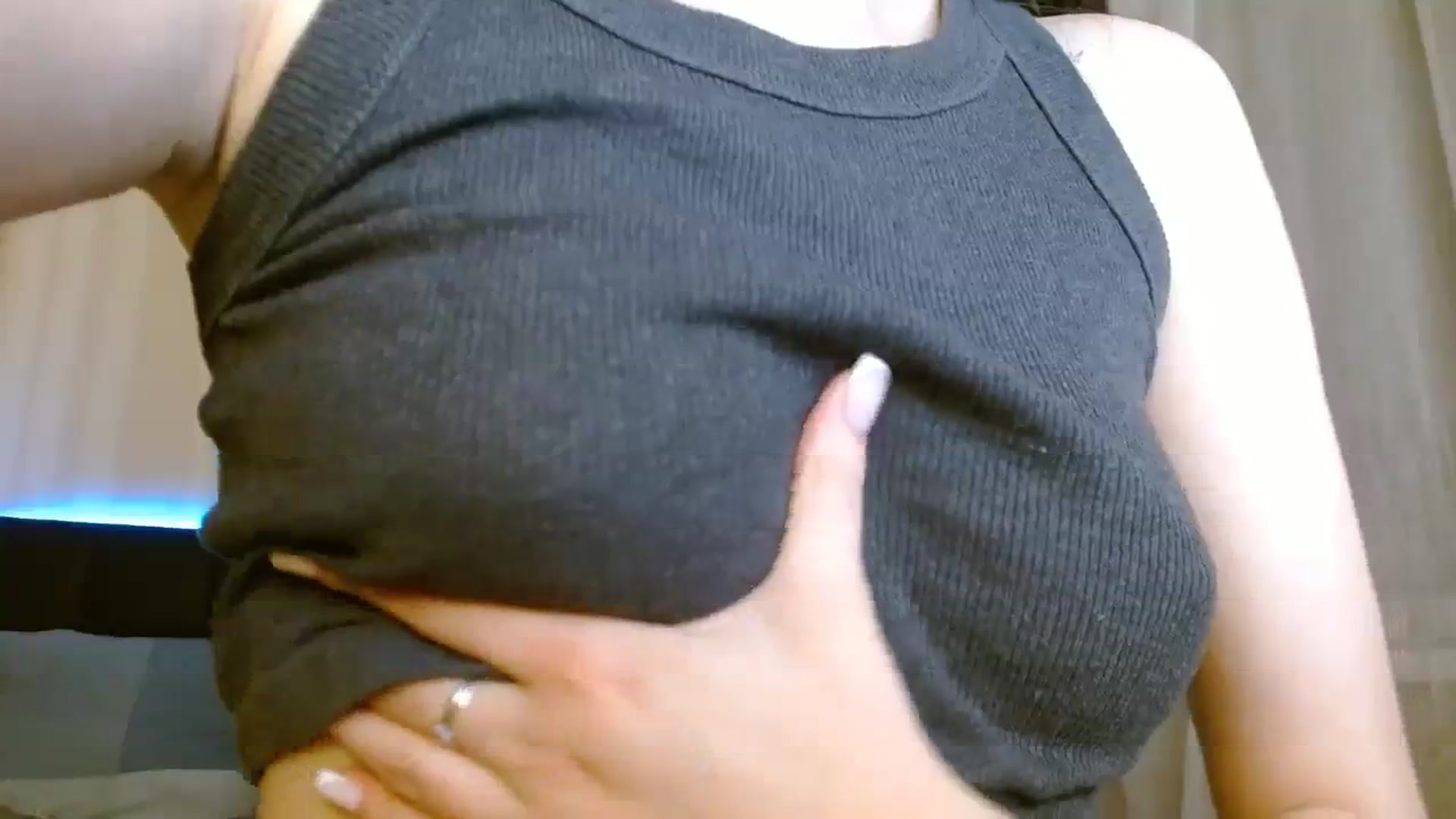 Gallery image thumbnail from ElsieF_'s myfreecams stream on, 02/24/2024, 18:27 image 14 of 20