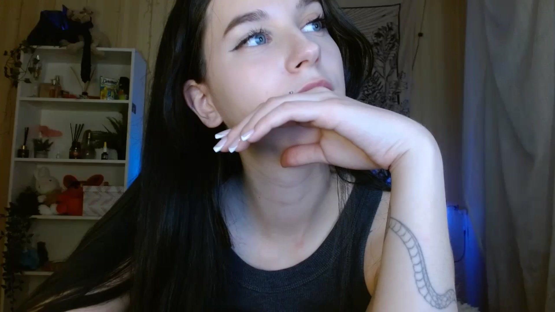 Gallery image thumbnail from ElsieF_'s myfreecams stream on, 02/24/2024, 18:27 image 16 of 20