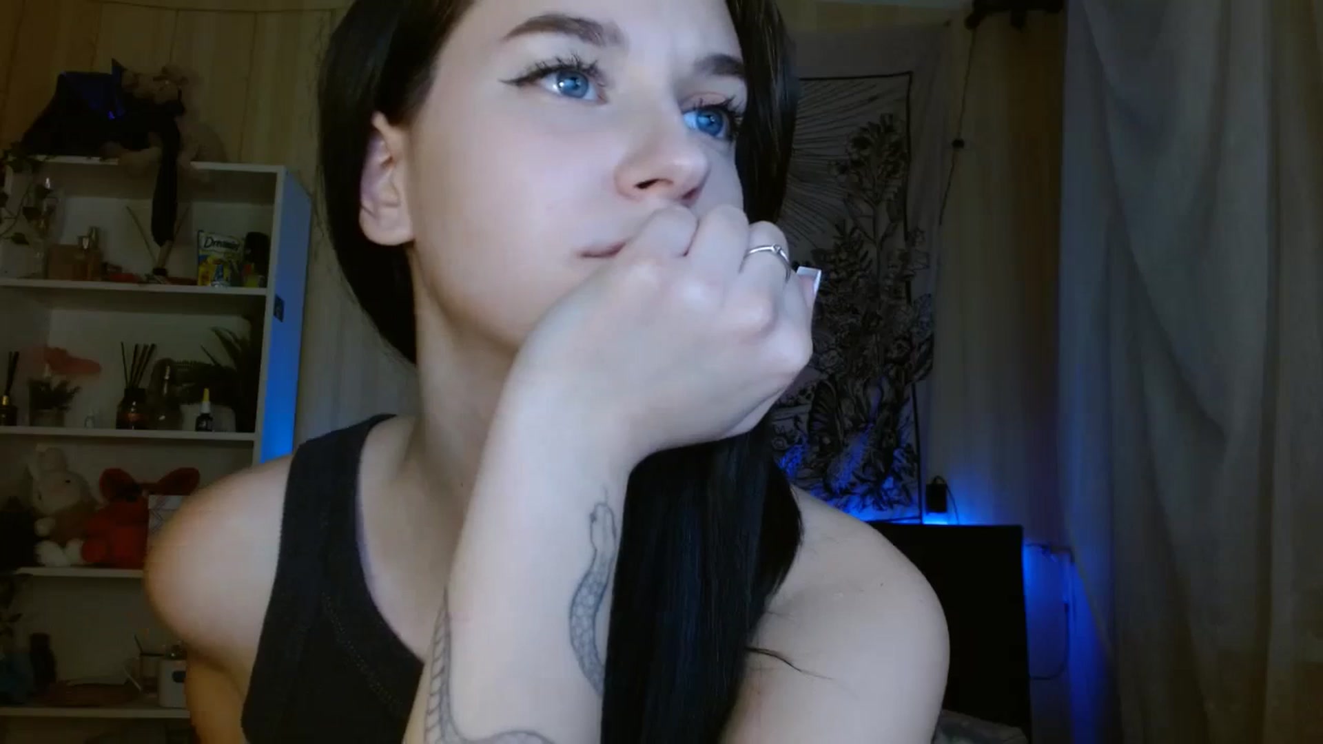 Gallery image thumbnail from ElsieF_'s myfreecams stream on, 02/24/2024, 18:27 image 8 of 20