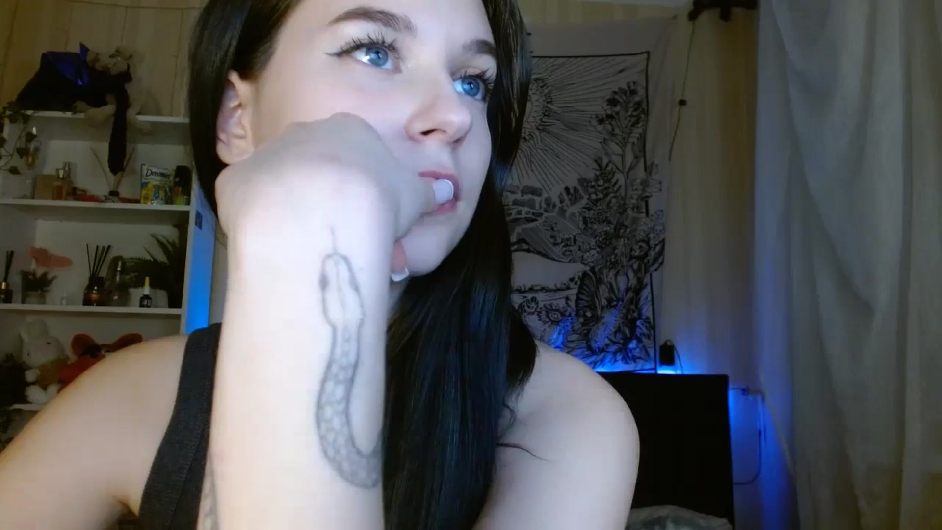 Gallery image thumbnail from ElsieF_'s myfreecams stream on, 02/24/2024, 18:27 image 9 of 20