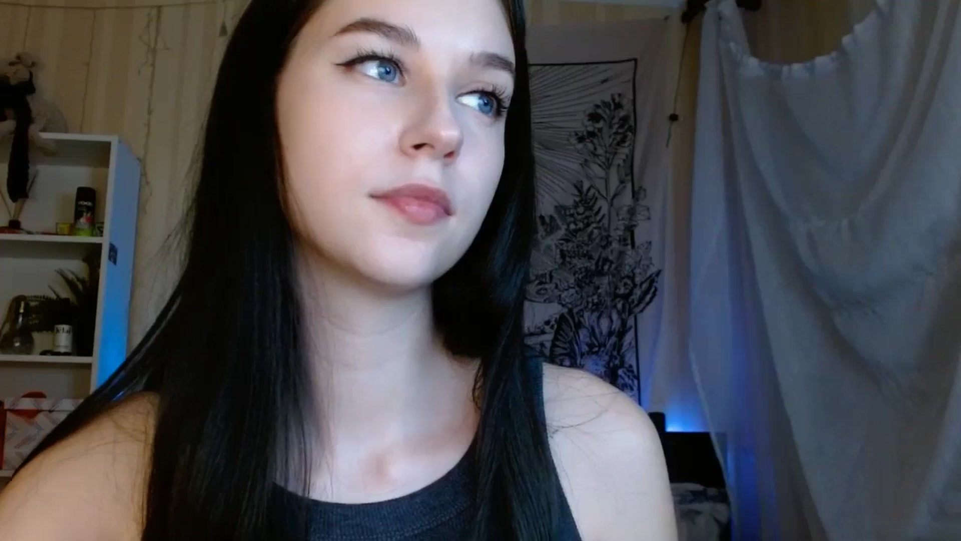 Gallery image thumbnail from ElsieF_'s myfreecams stream on, 03/03/2024, 20:47 image 16 of 20