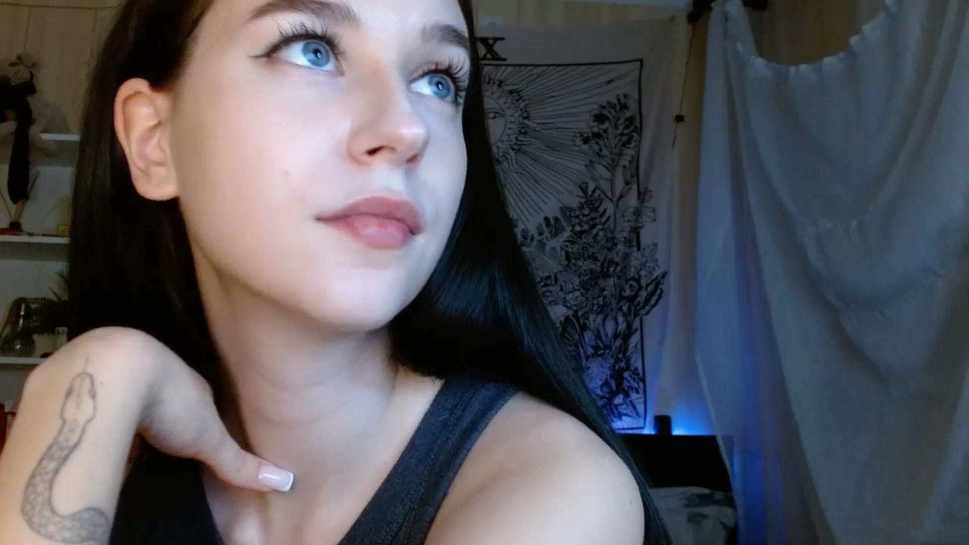 Gallery image thumbnail from ElsieF_'s myfreecams stream on, 03/03/2024, 20:47 image 7 of 20