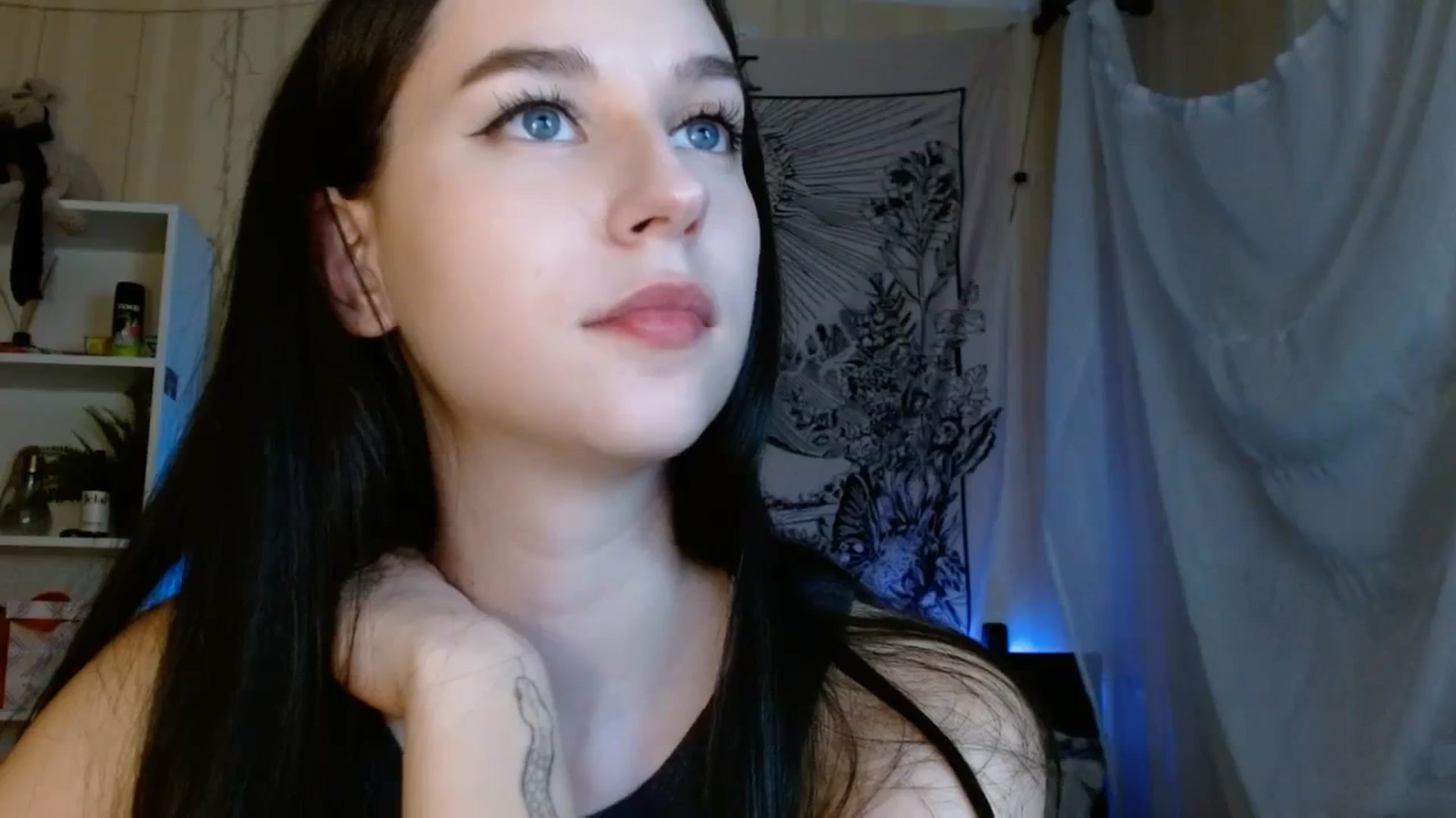 Gallery image thumbnail from ElsieF_'s myfreecams stream on, 03/03/2024, 20:47 image 10 of 20