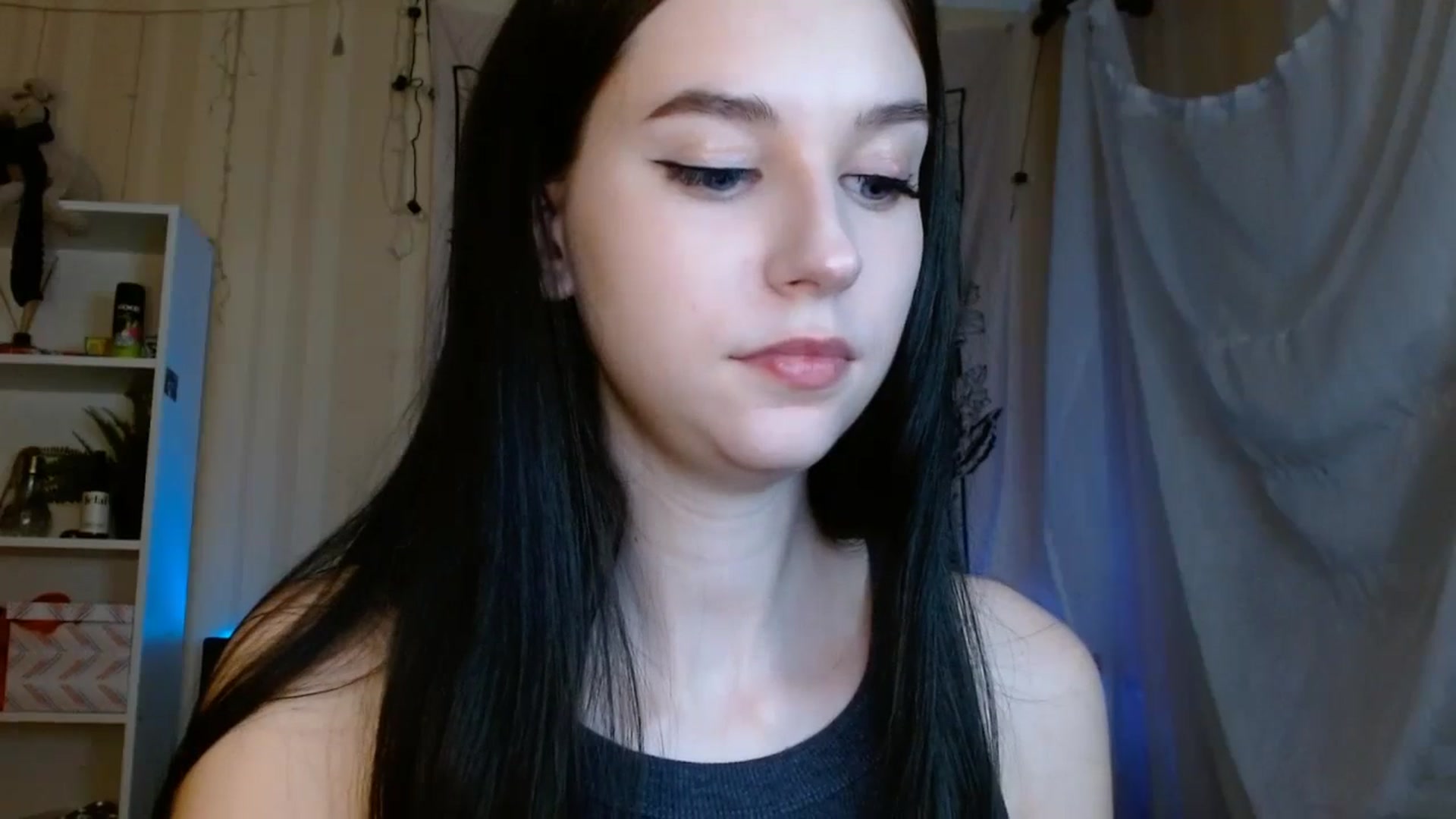 Gallery image thumbnail from ElsieF_'s myfreecams stream on, 03/03/2024, 20:47 image 20 of 20