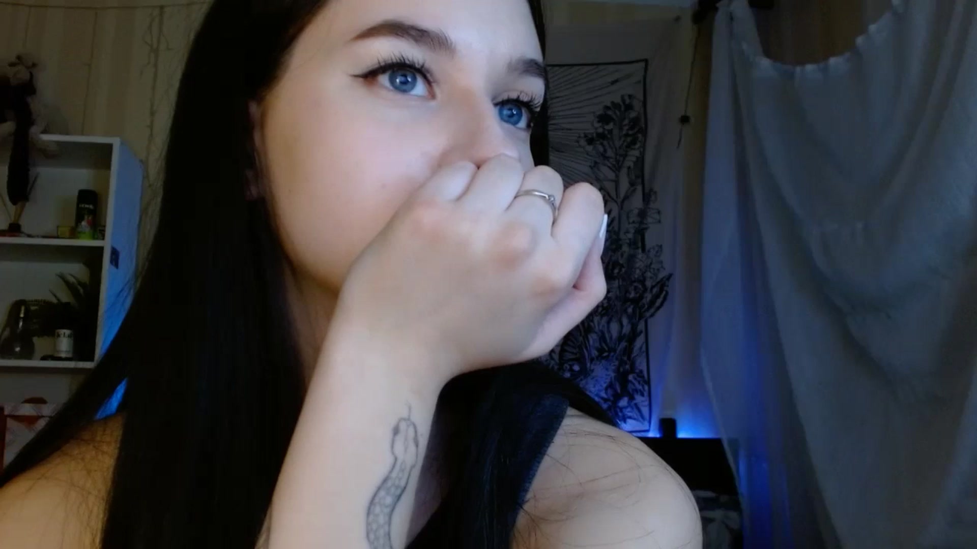 Gallery image thumbnail from ElsieF_'s myfreecams stream on, 03/03/2024, 20:47 image 19 of 20