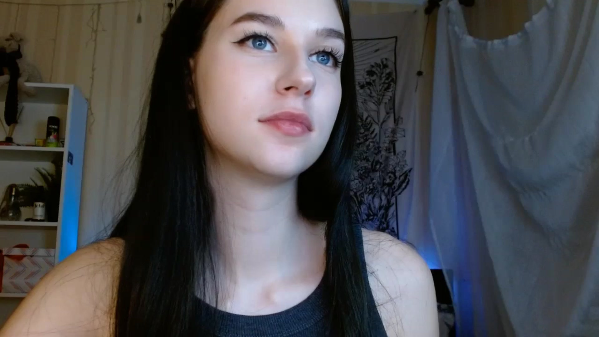Gallery image thumbnail from ElsieF_'s myfreecams stream on, 03/03/2024, 20:47 image 14 of 20