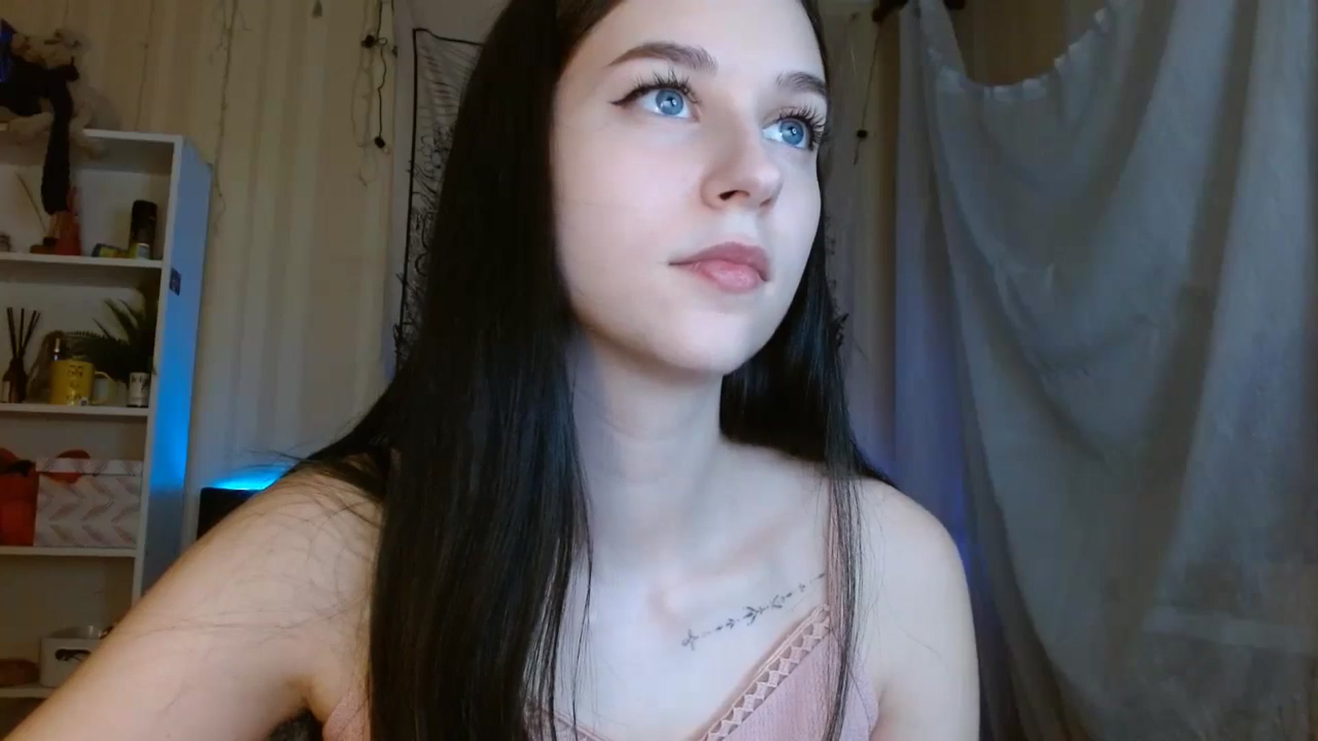 Gallery image thumbnail from ElsieF_'s myfreecams stream on, 03/04/2024, 16:51 image 18 of 20