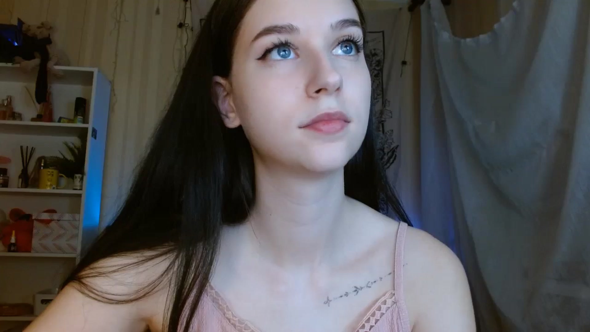 Gallery image thumbnail from ElsieF_'s myfreecams stream on, 03/04/2024, 16:51 image 9 of 20