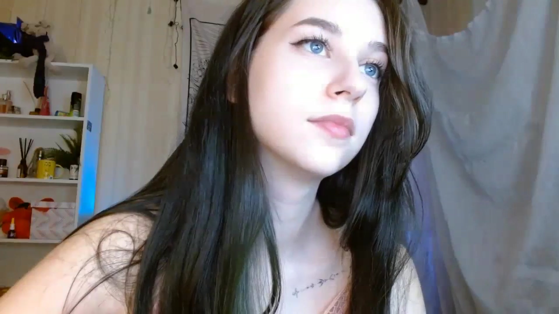 Gallery image thumbnail from ElsieF_'s myfreecams stream on, 03/04/2024, 16:51 image 6 of 20
