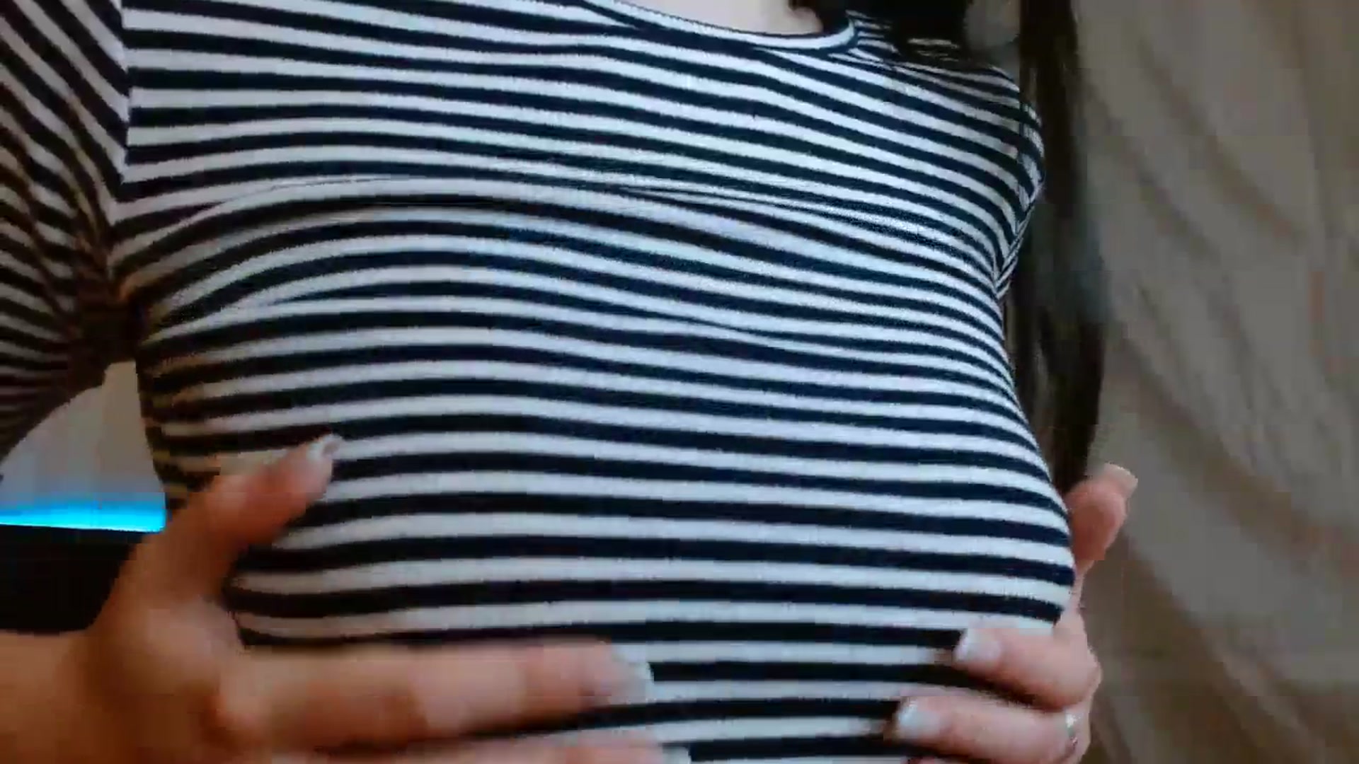 Gallery image thumbnail from ElsieF_'s myfreecams stream on, 03/11/2024, 17:00 image 10 of 20