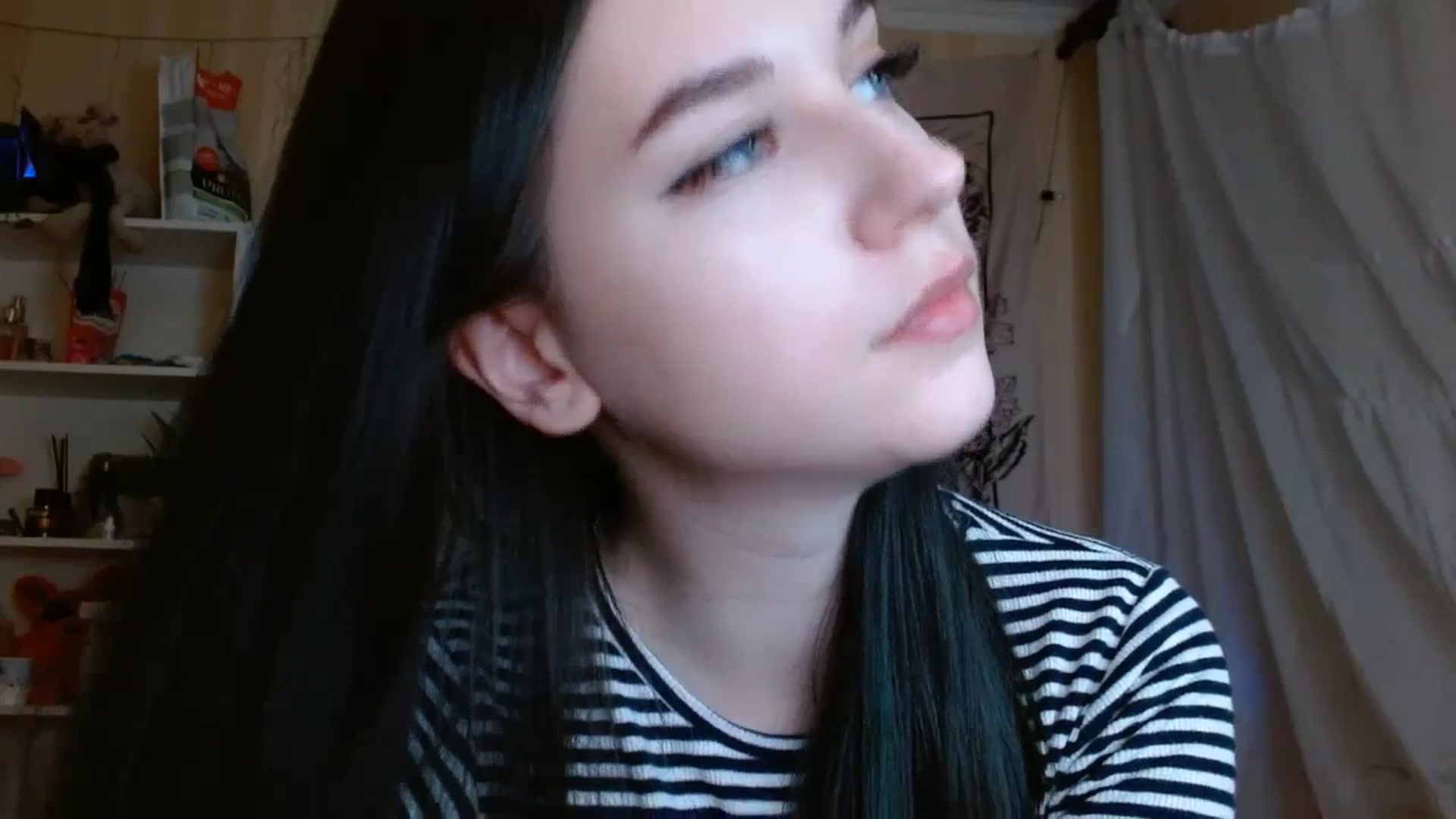 Gallery image thumbnail from ElsieF_'s myfreecams stream on, 03/11/2024, 17:00 image 3 of 20