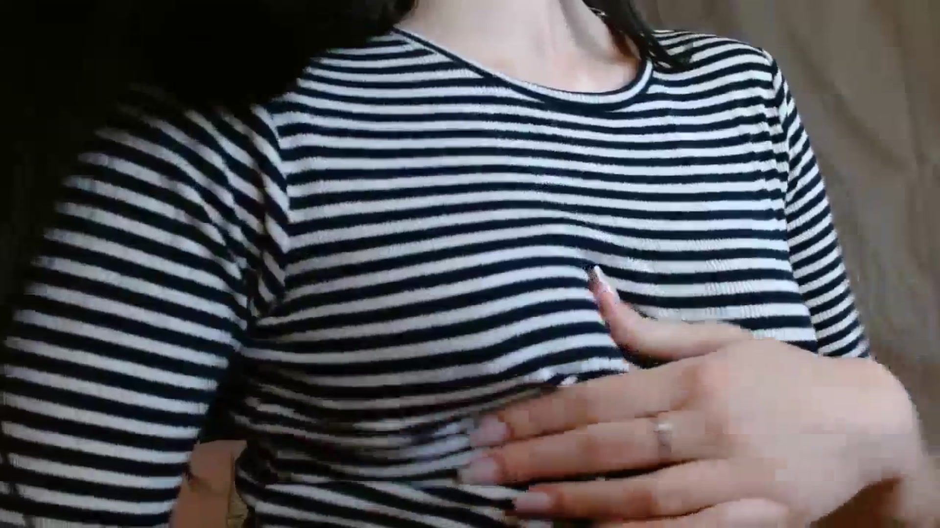 Gallery image thumbnail from ElsieF_'s myfreecams stream on, 03/11/2024, 17:00 image 9 of 20