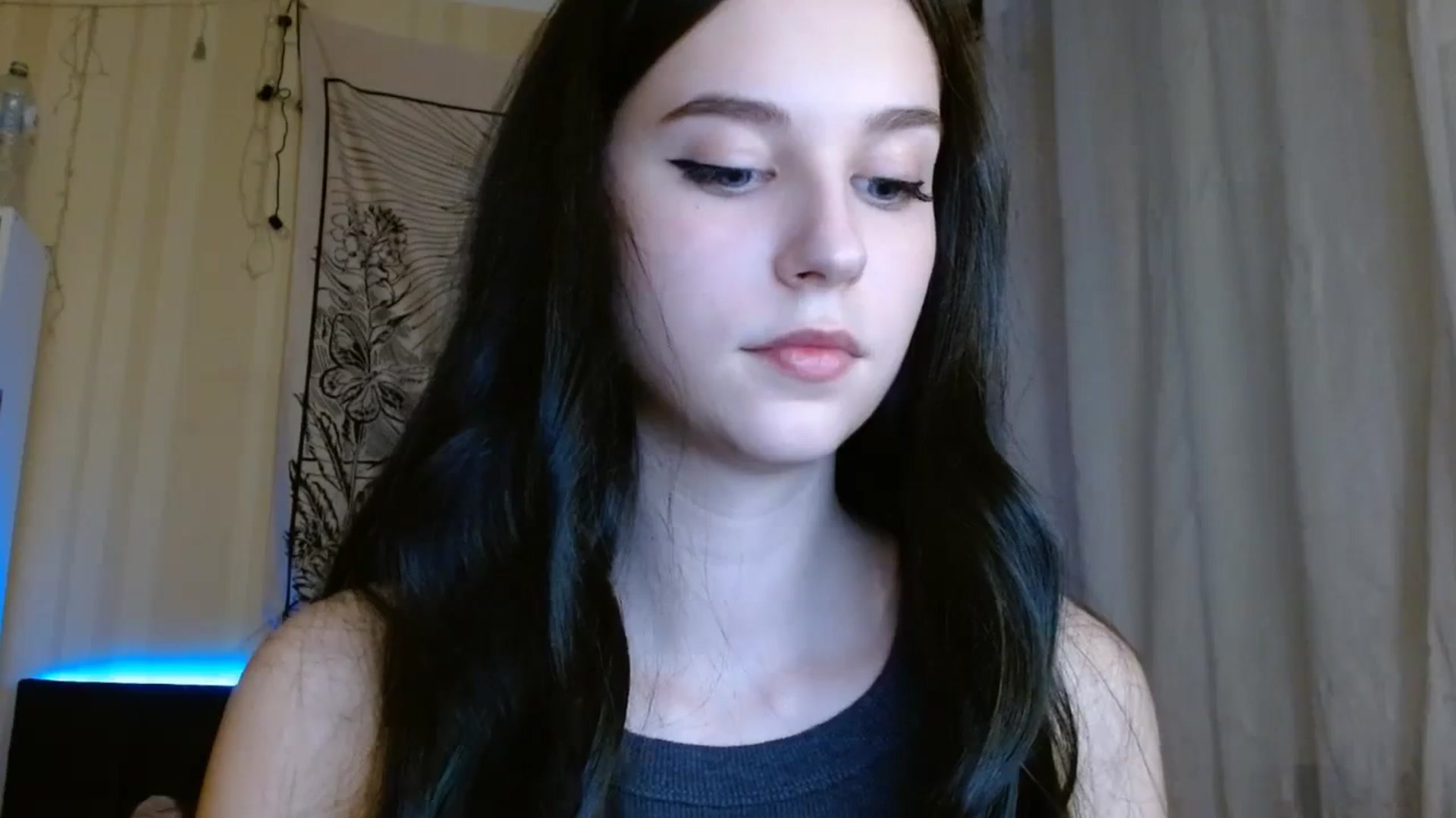 Gallery image thumbnail from ElsieF_'s myfreecams stream on, 03/16/2024, 18:05 image 11 of 20