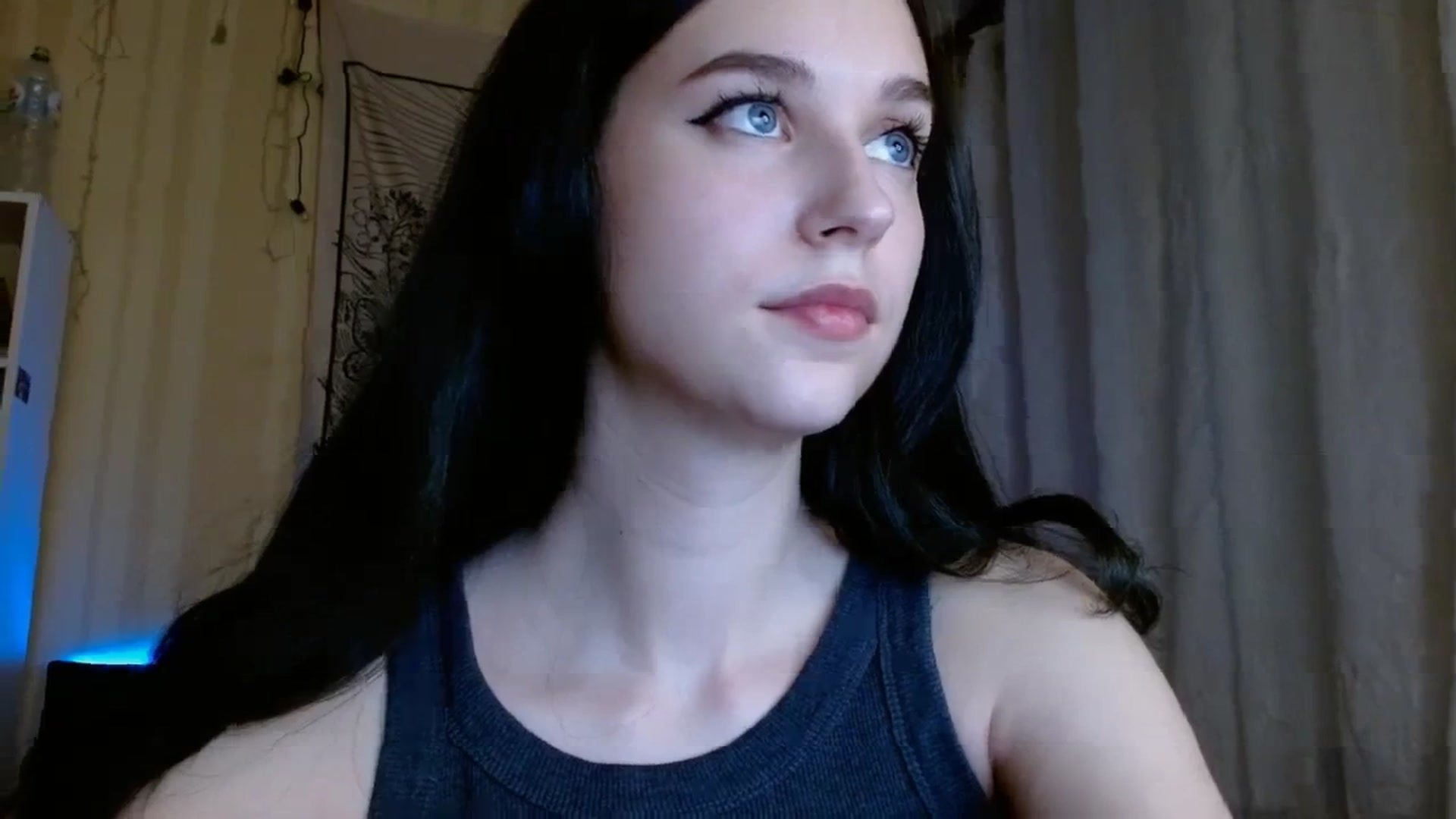 Gallery image thumbnail from ElsieF_'s myfreecams stream on, 03/16/2024, 18:05 image 4 of 20