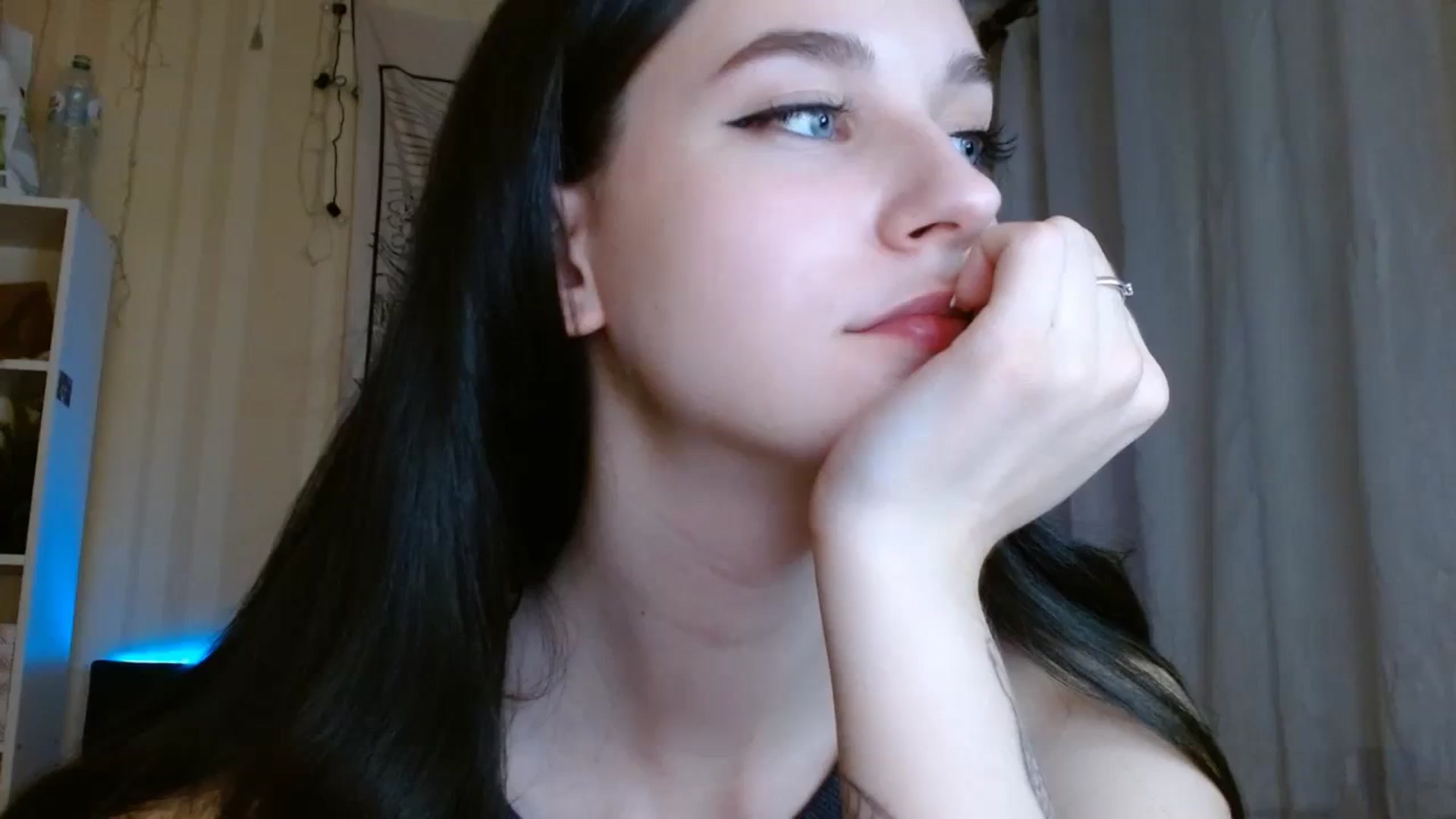 Gallery image thumbnail from ElsieF_'s myfreecams stream on, 03/16/2024, 18:05 image 1 of 20