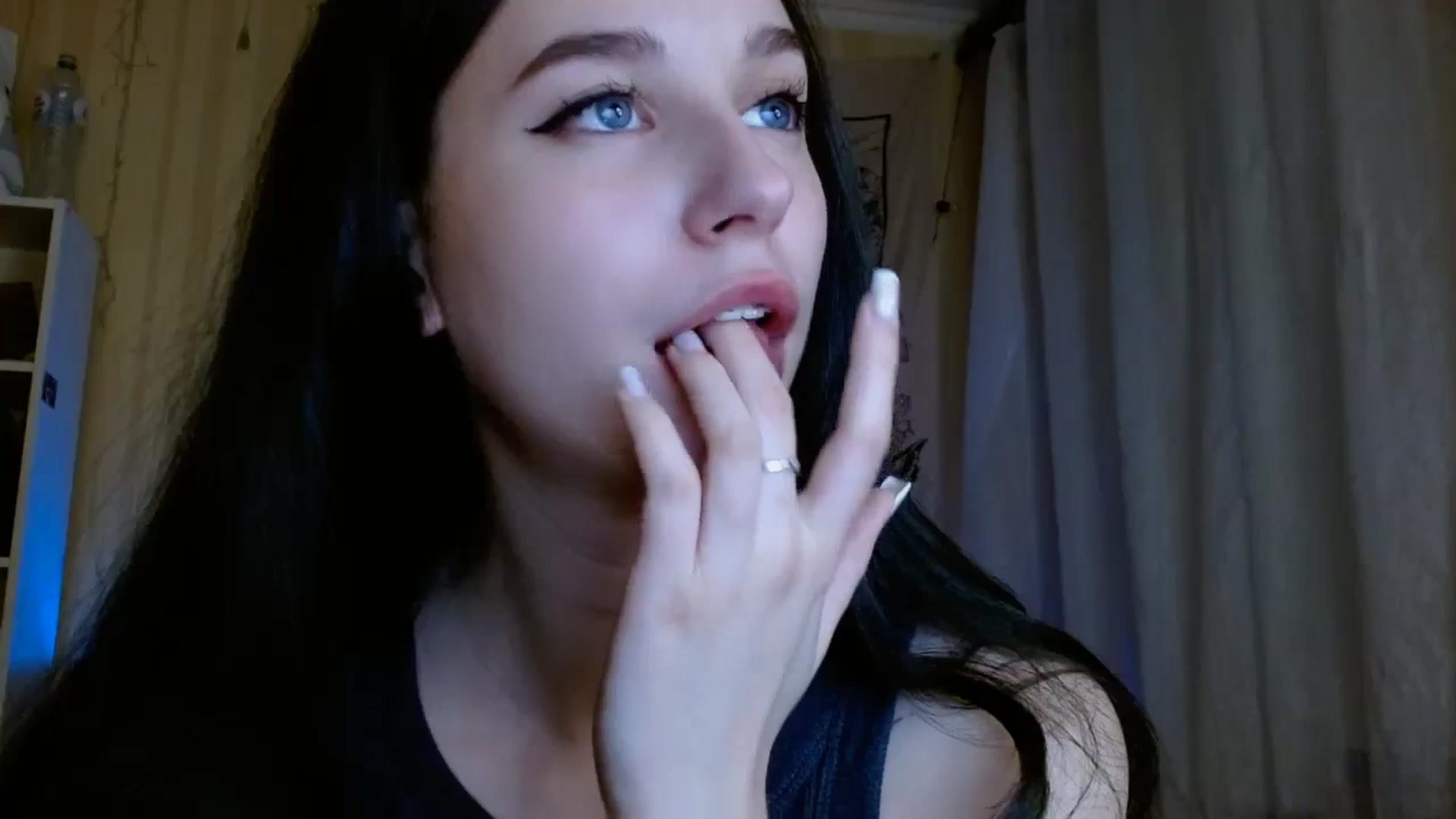 Gallery image thumbnail from ElsieF_'s myfreecams stream on, 03/16/2024, 18:05 image 5 of 20