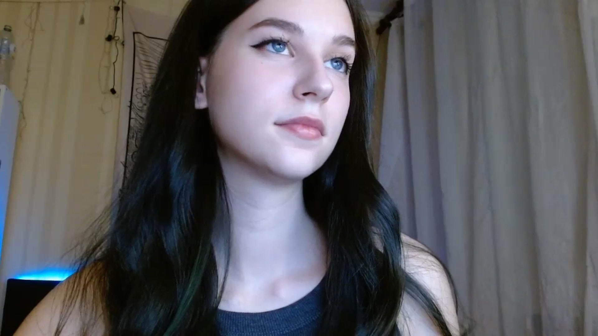 Gallery image thumbnail from ElsieF_'s myfreecams stream on, 03/16/2024, 18:05 image 19 of 20