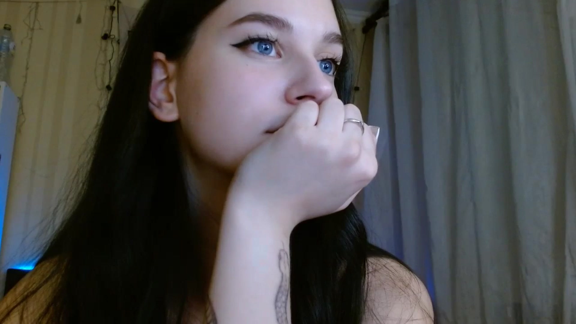 Gallery image thumbnail from ElsieF_'s myfreecams stream on, 03/16/2024, 18:05 image 13 of 20