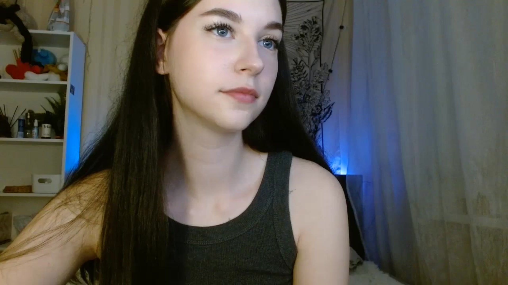 Gallery image thumbnail from ElsieF_'s myfreecams stream on, 04/26/2024, 18:02 image 12 of 20