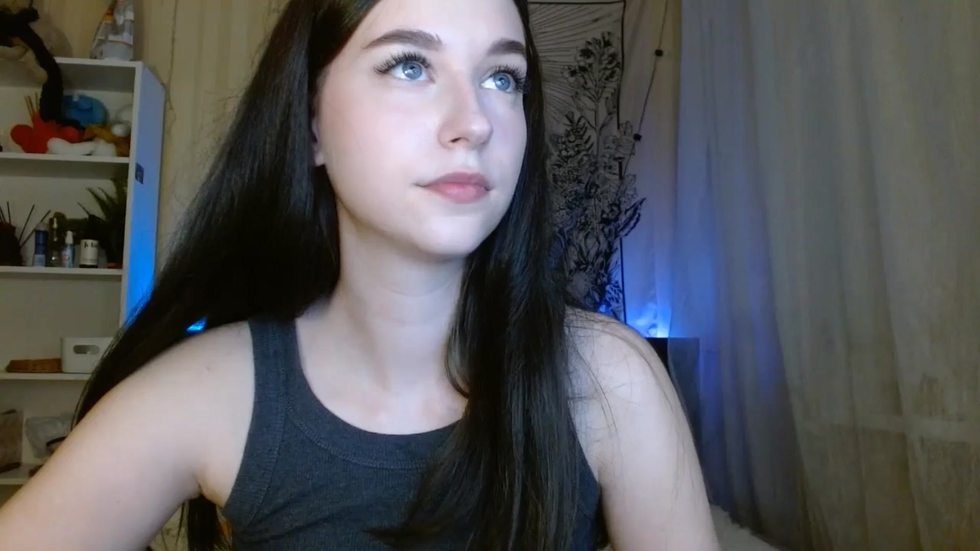 Gallery image thumbnail from ElsieF_'s myfreecams stream on, 04/26/2024, 18:02 image 11 of 20