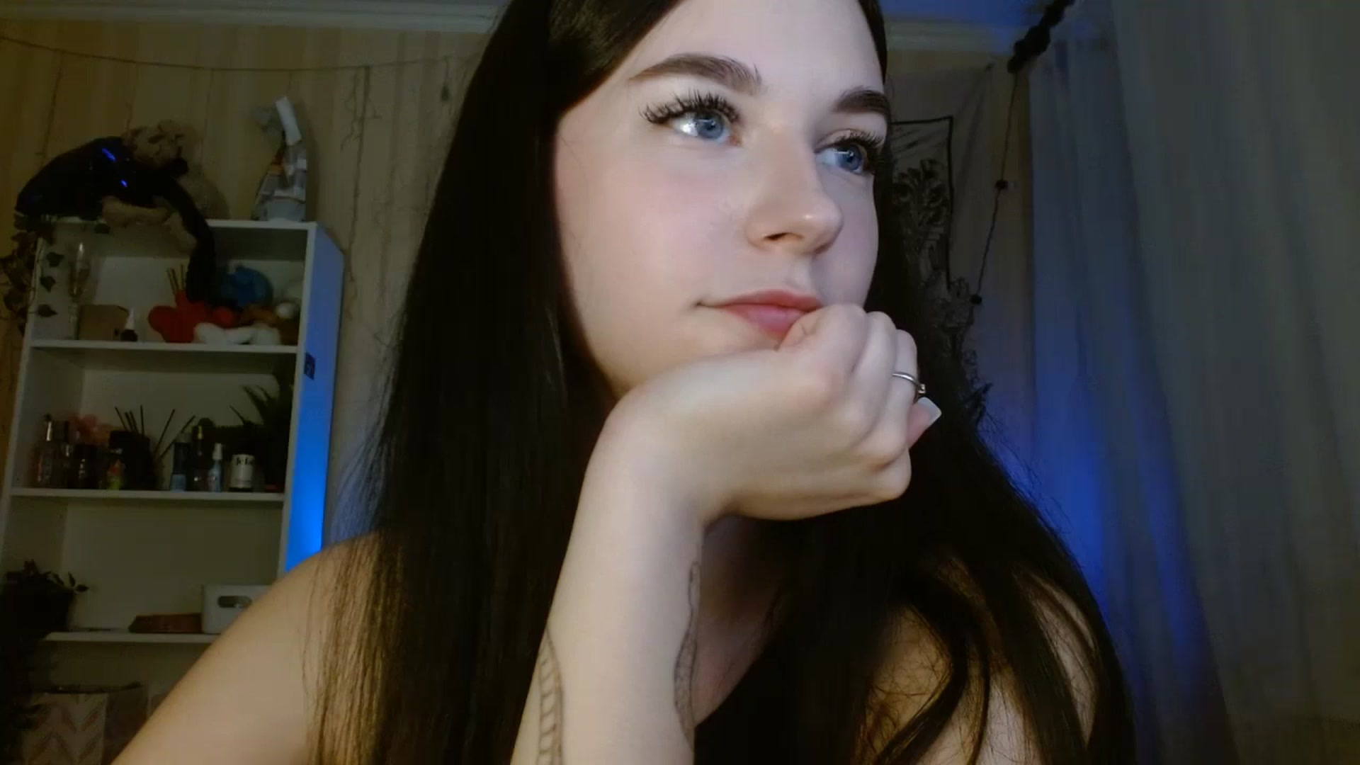 Gallery image thumbnail from ElsieF_'s myfreecams stream on, 04/26/2024, 18:02 image 16 of 20