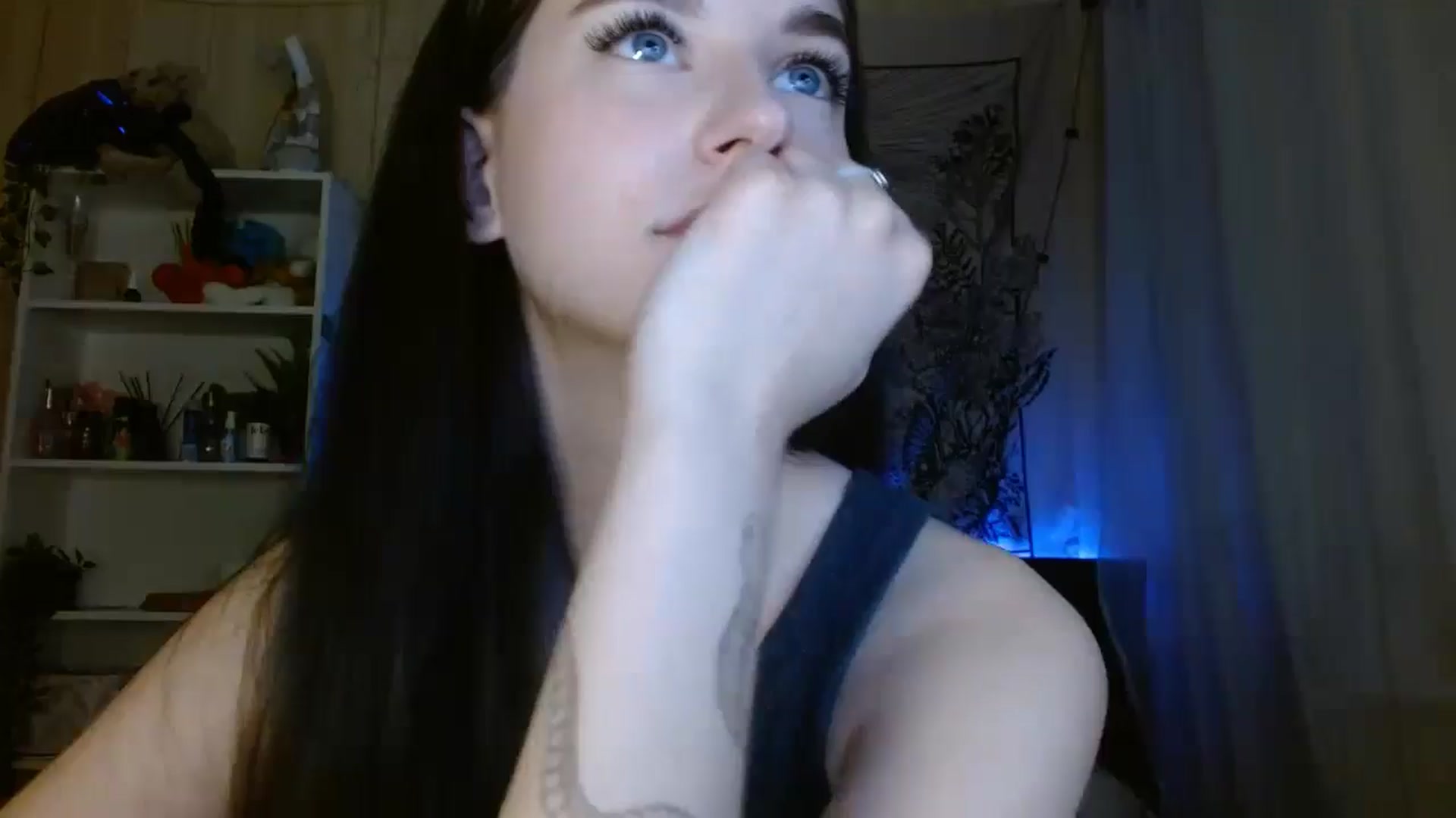 Gallery image thumbnail from ElsieF_'s myfreecams stream on, 04/26/2024, 18:23 image 1 of 20